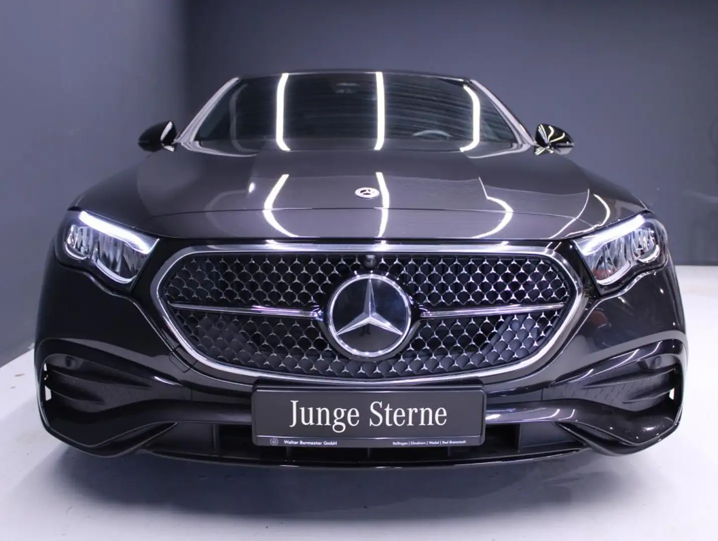 Mercedes-Benz E 220 d AMG+Night+Distronic+Navi+Kamera+MBUX+SHZ Grau - 2