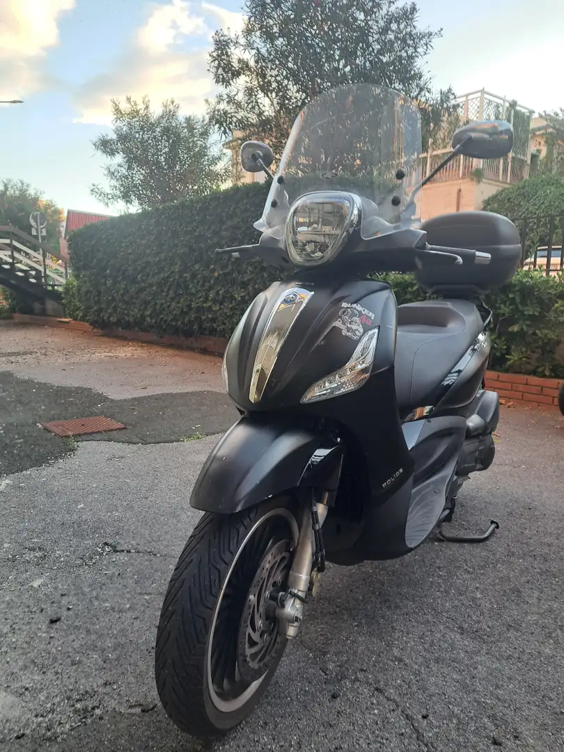Piaggio Beverly 300 i.e. ABS-ASR Police Negru - 2