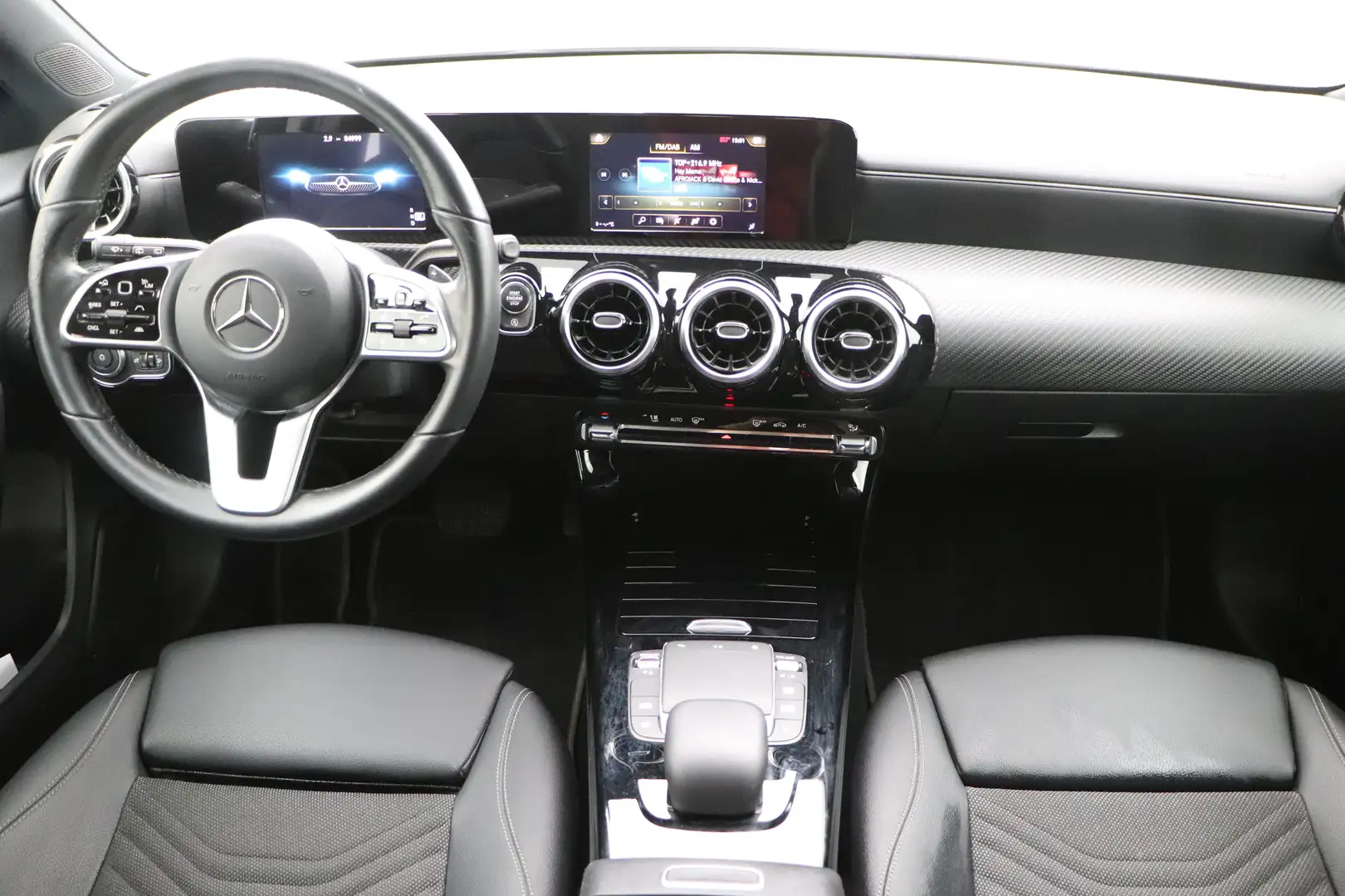 Mercedes-Benz A 180 AUT LEDER/STOF GPS PDC CAM Carplay BLIS ACC Grijs - 2
