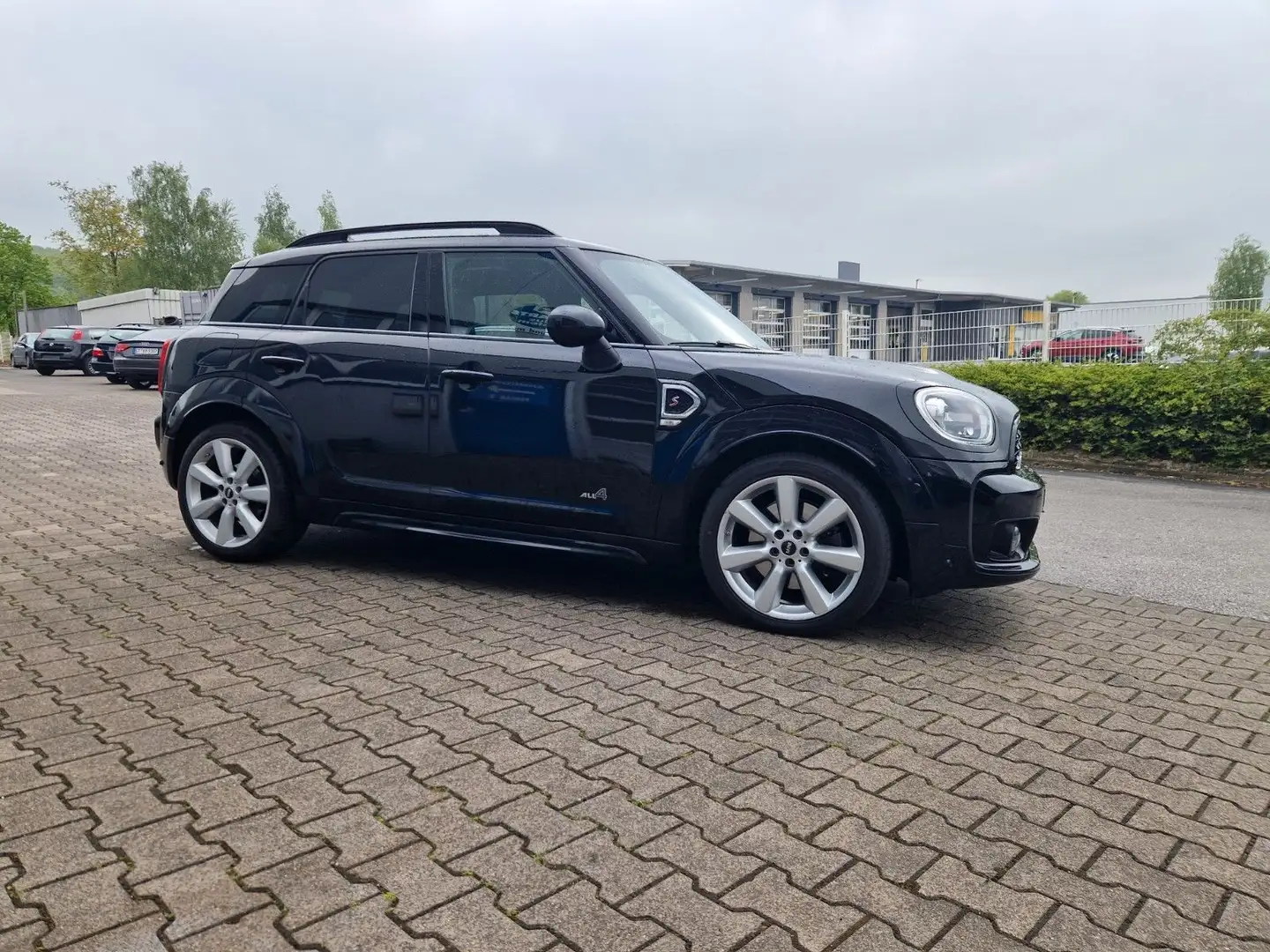 MINI Cooper S Countryman All4 *PANO, AUTOM,HUD, VOLL* Schwarz - 2