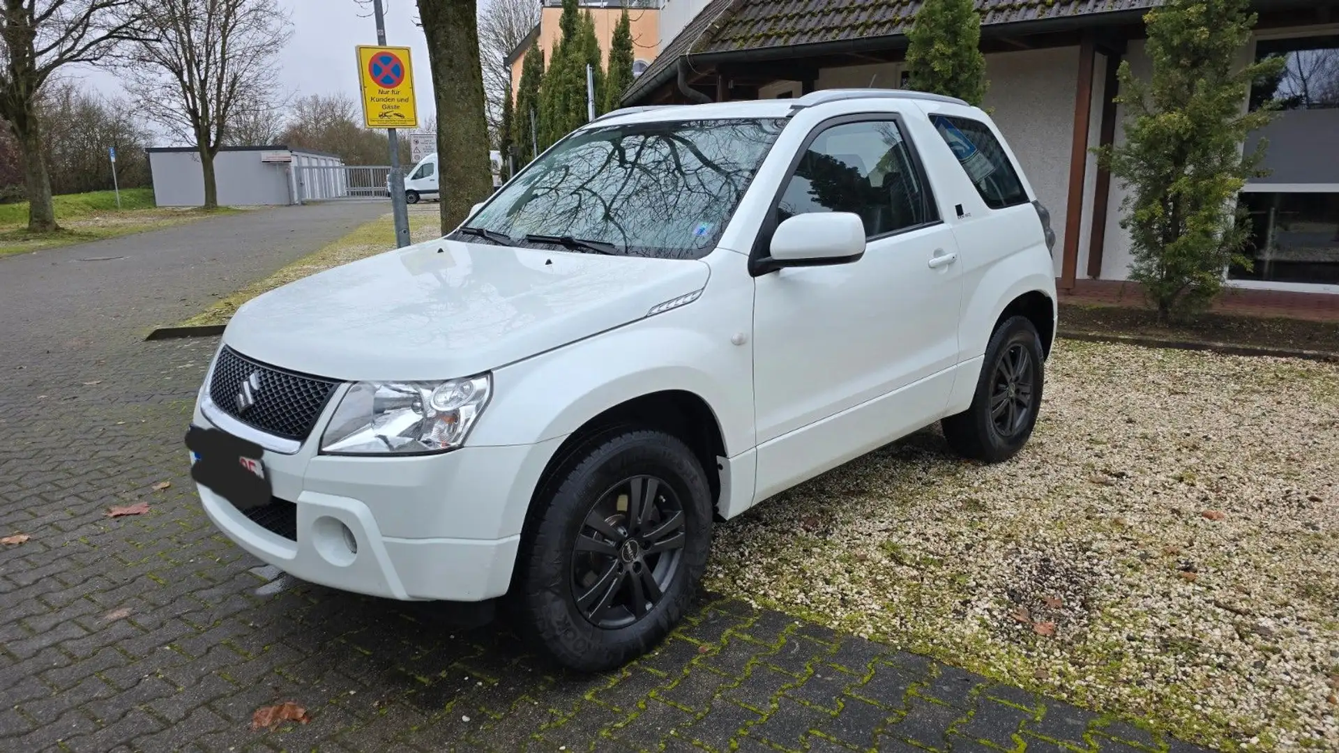 Suzuki Grand Vitara 1.6 Black and White top Zustand Blanc - 1
