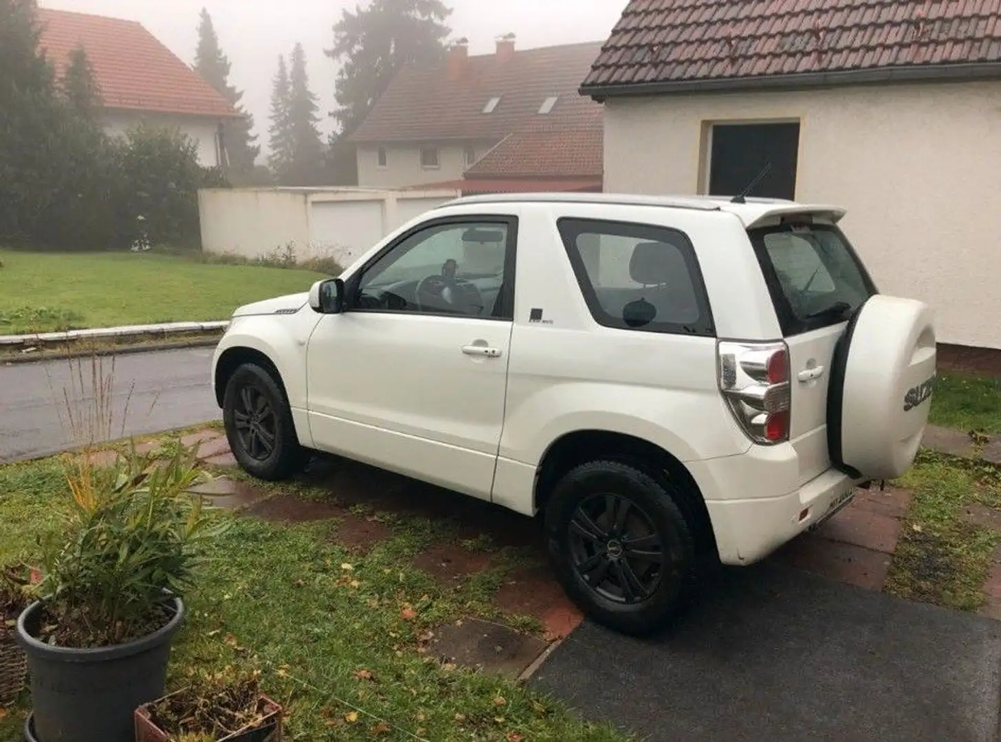 Suzuki Grand Vitara 1.6 Black and White Blanc - 2