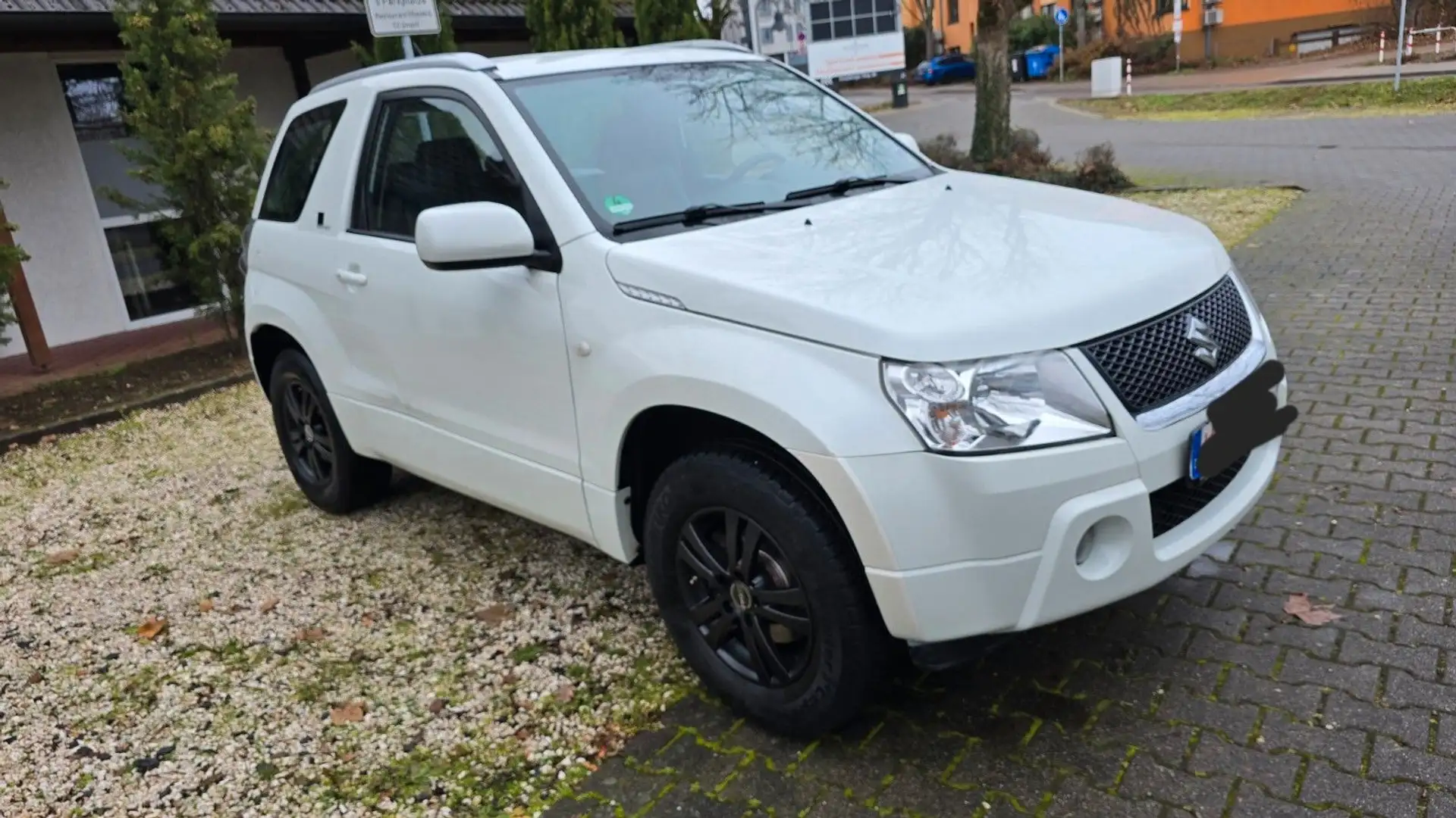 Suzuki Grand Vitara 1.6 Black and White top Zustand Blanc - 2