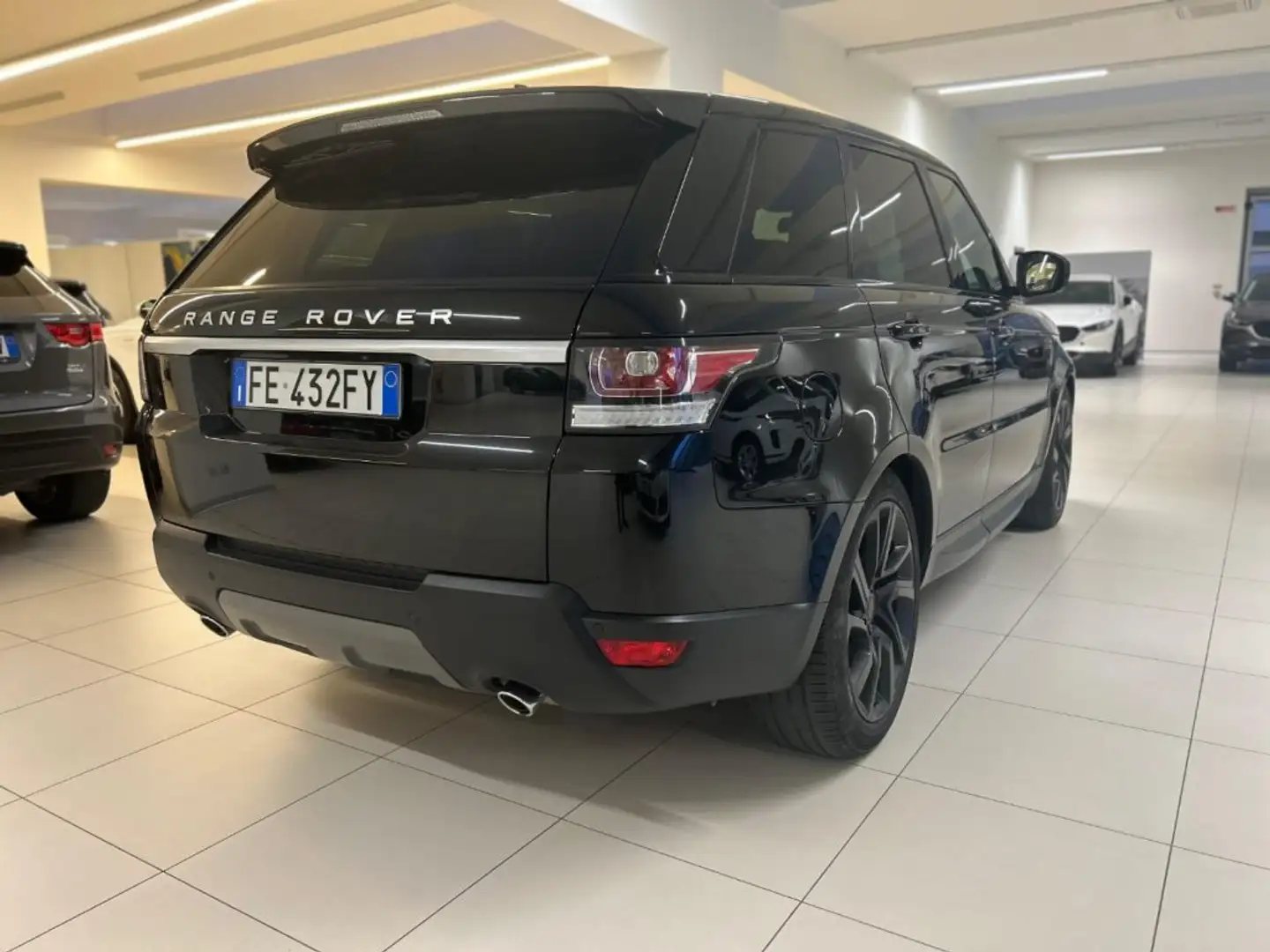Land Rover Range Rover Sport 3.0 TDV6 HSE Noir - 2