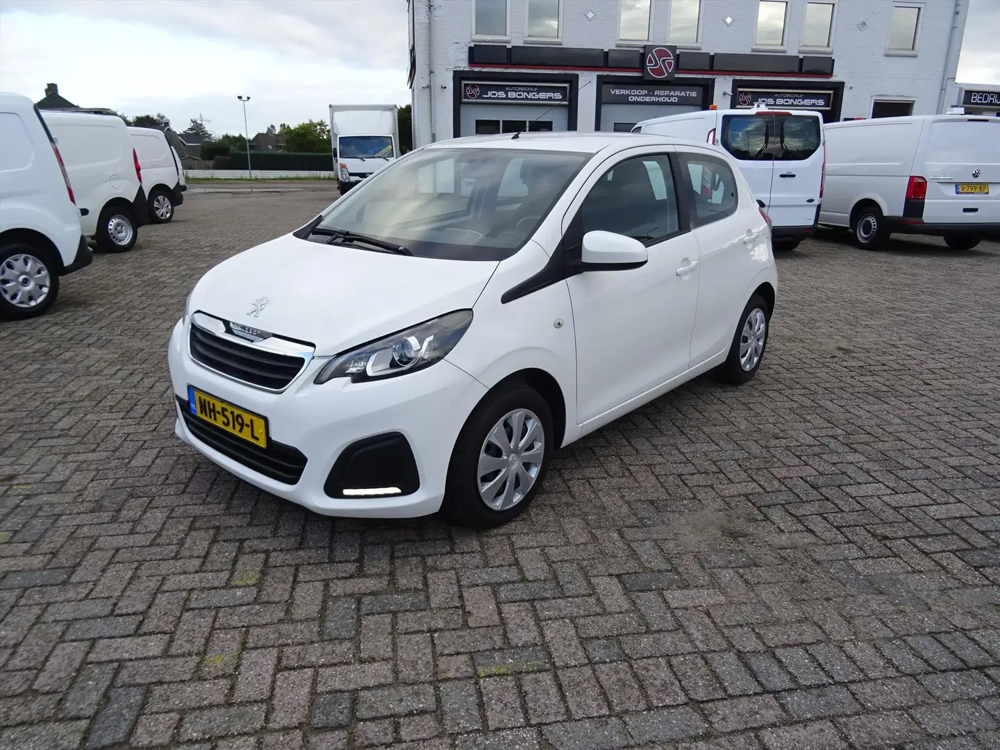 Peugeot 108 1.0 e-VTi 68pk 5D Active Wit - 1