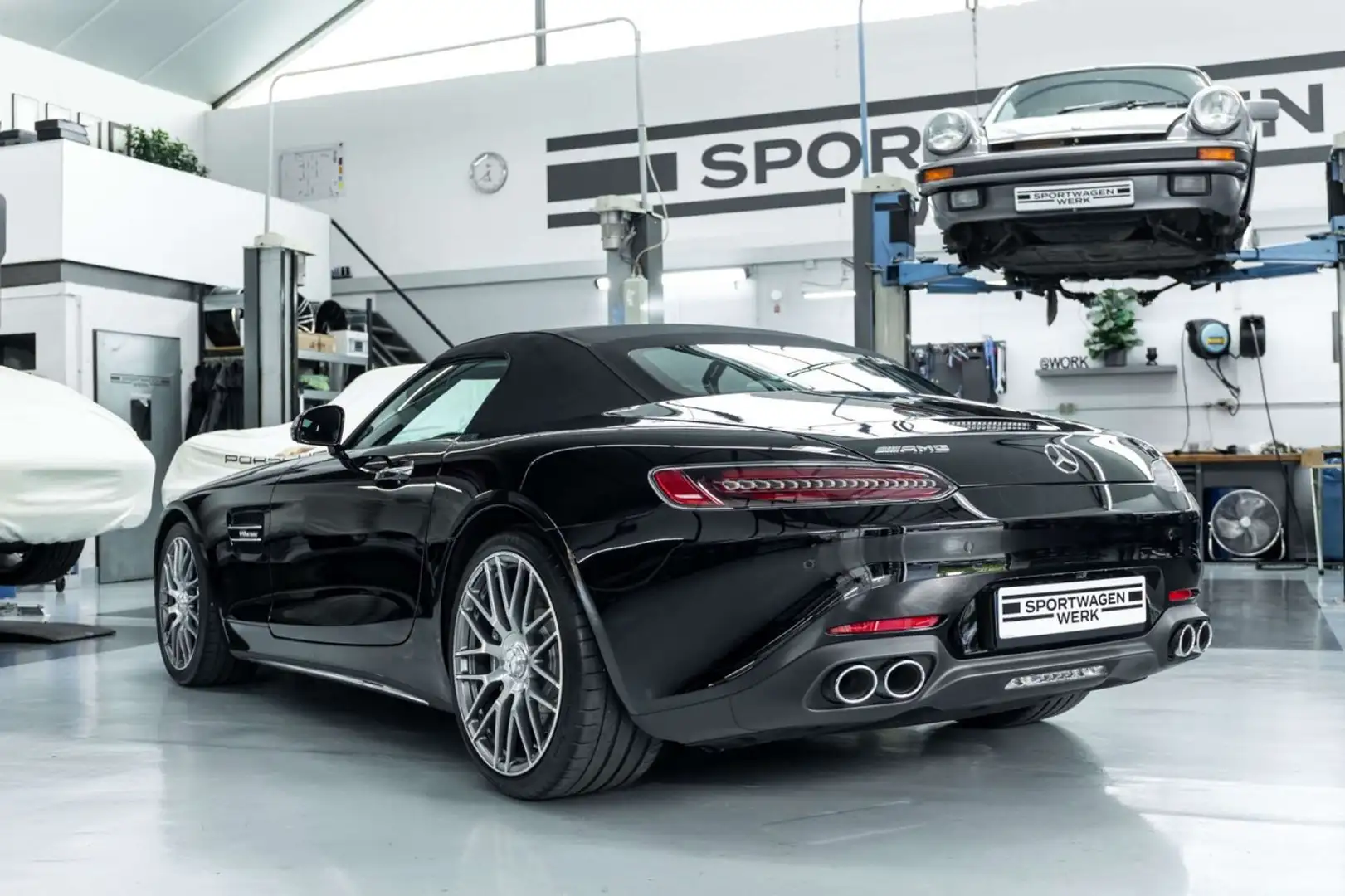 Mercedes-Benz AMG GT 2. Hand - Wartung neu - Garagenfahrzeug Schwarz - 2