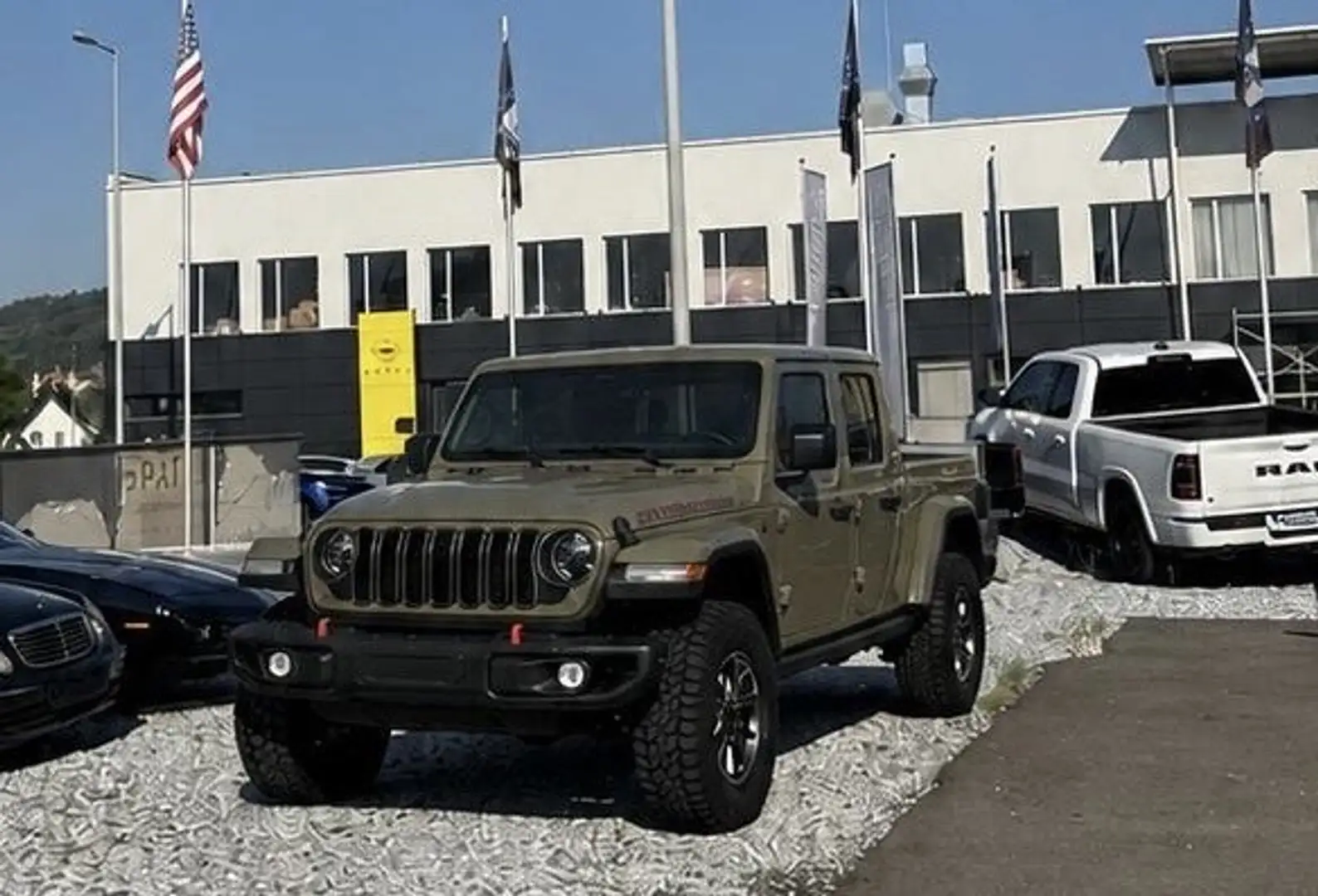 Jeep Gladiator 3,6 V6 AT8 4WD Rubicon X Grün - 1