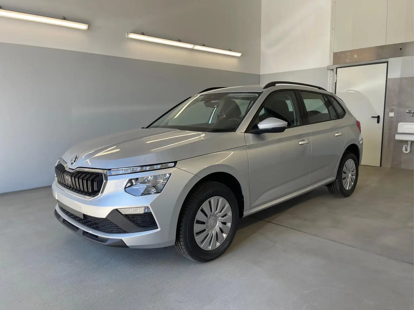 Skoda Kamiq Facelift Selection 115PS AHK+Sitzheizung 1.0 TS... Silber - 1