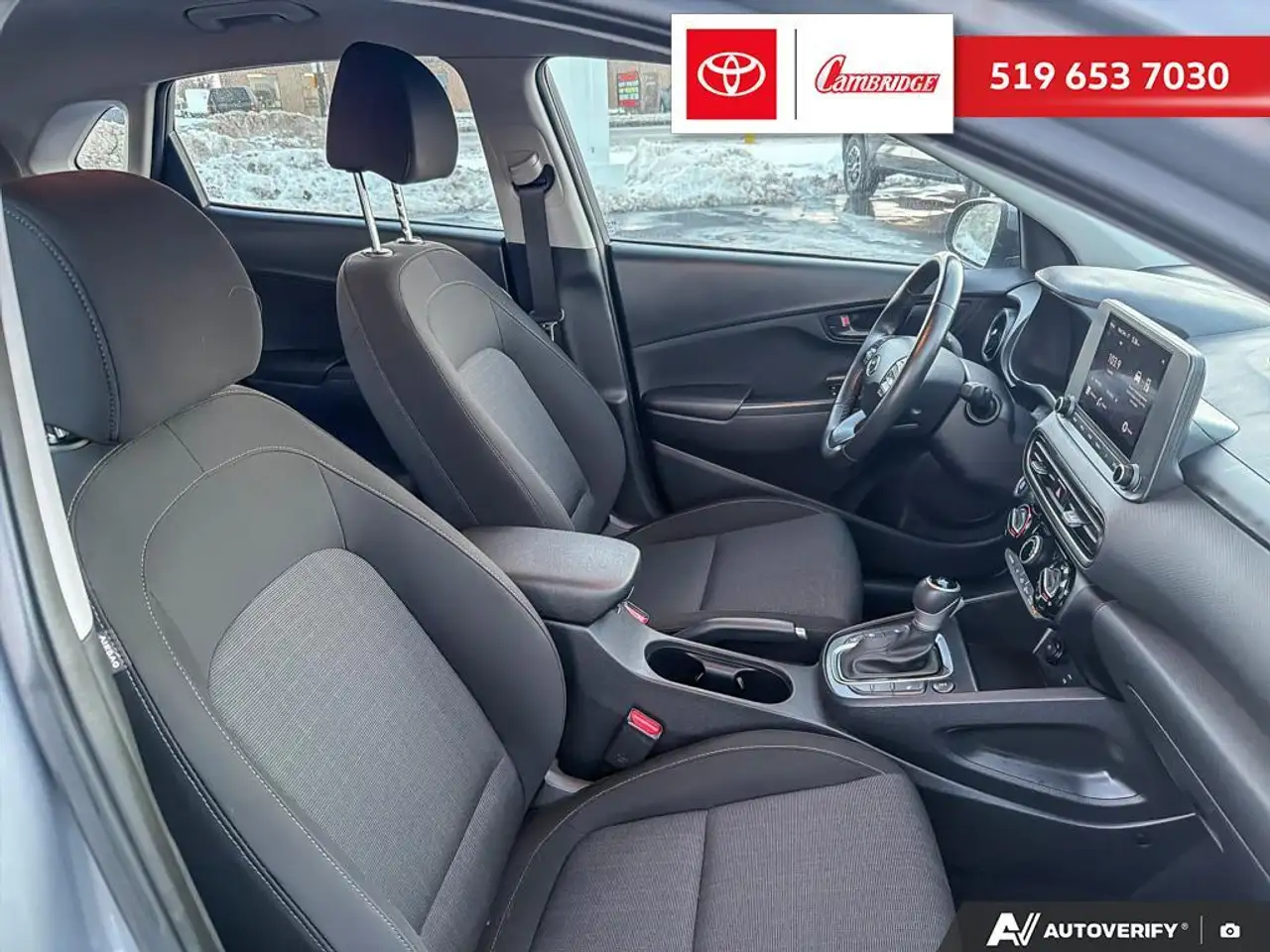 Hyundai KONA снимка Hyundai KONA
