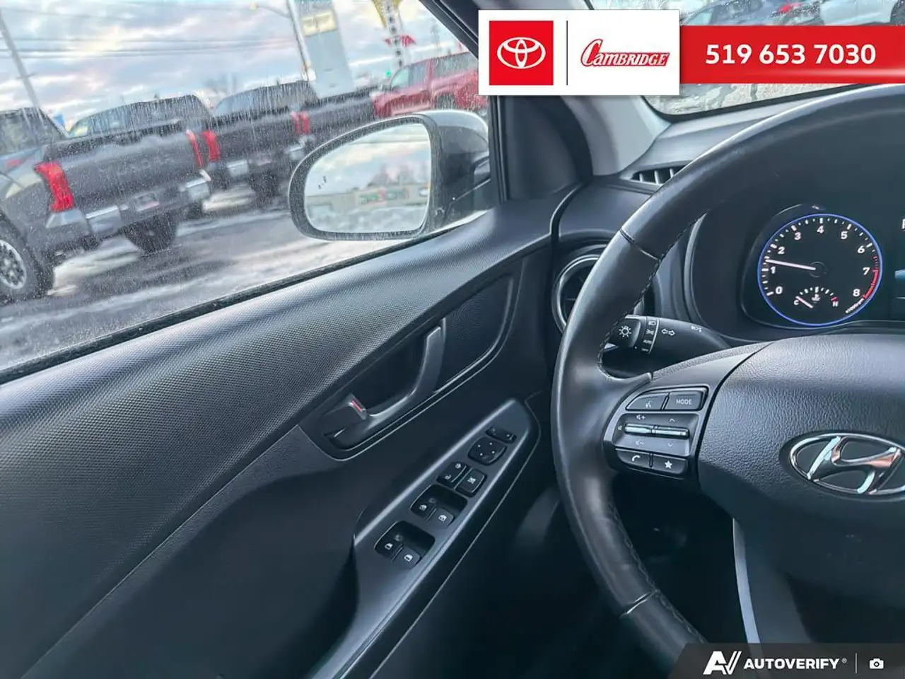 Hyundai KONA снимка Hyundai KONA