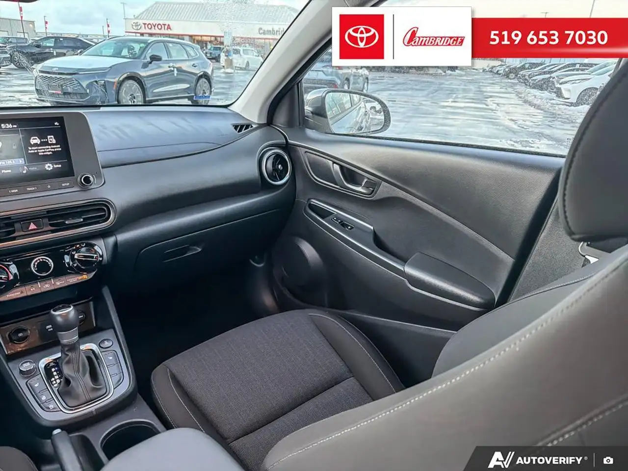 Hyundai KONA снимка Hyundai KONA