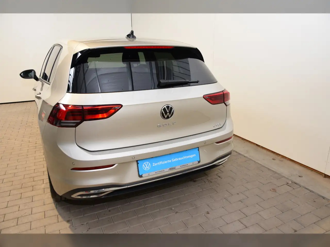 Volkswagen Golf VIII TSI MOVE DSG 4