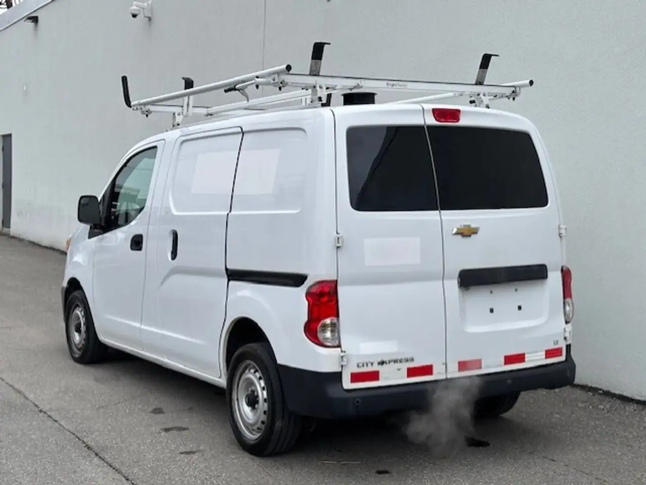 Nissan NV200 снимка Nissan NV200