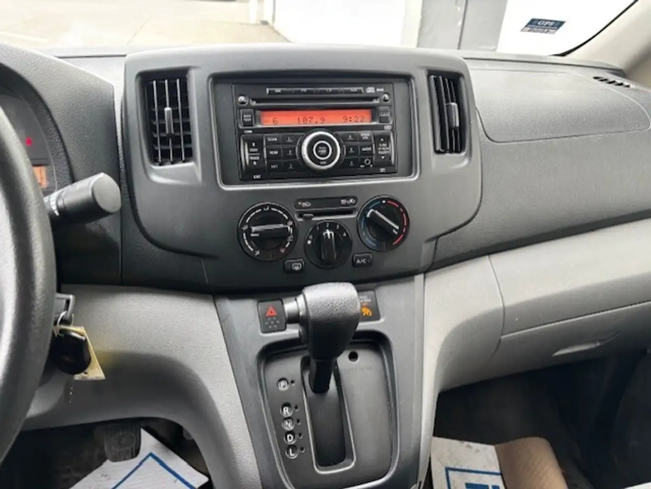 Nissan NV200 снимка Nissan NV200
