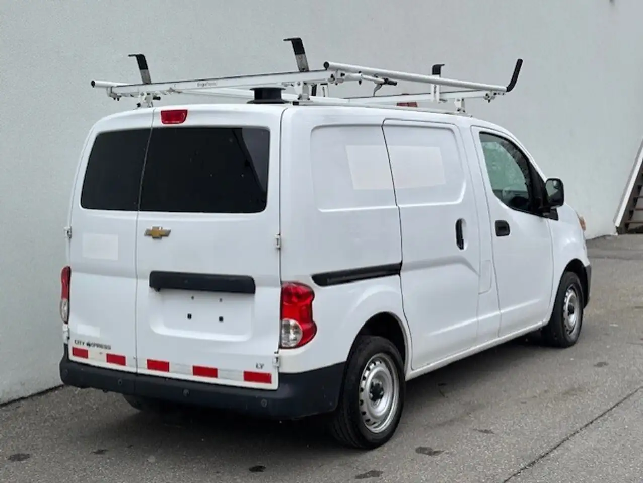 Nissan NV200 снимка Nissan NV200