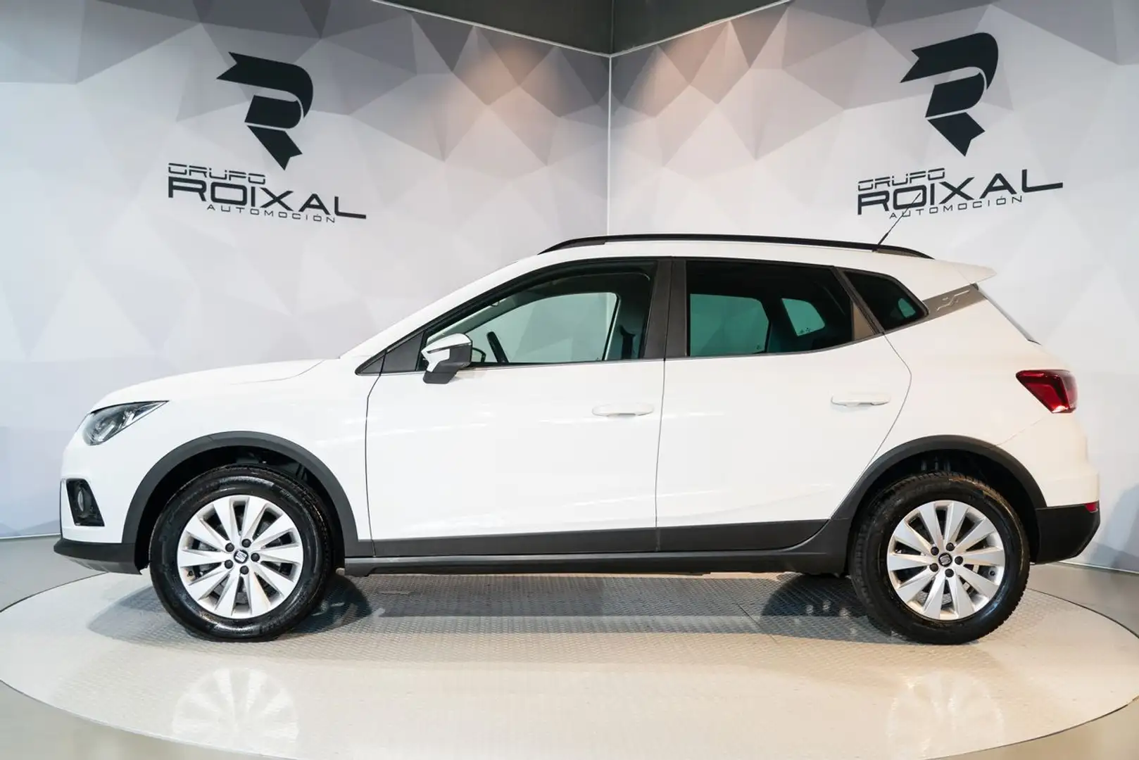 SEAT Arona 1.0 TSI ECOMOTIVE 95 CV Blanc - 2