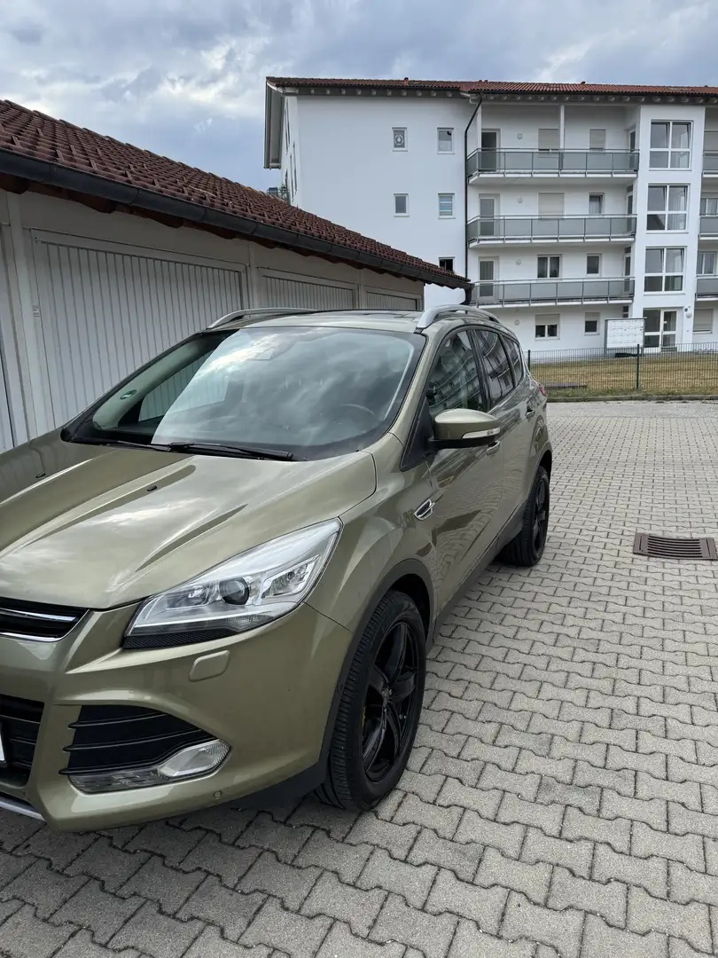 Ford Kuga 2.0 TDCi 4x4 Aut. Titanium - 2