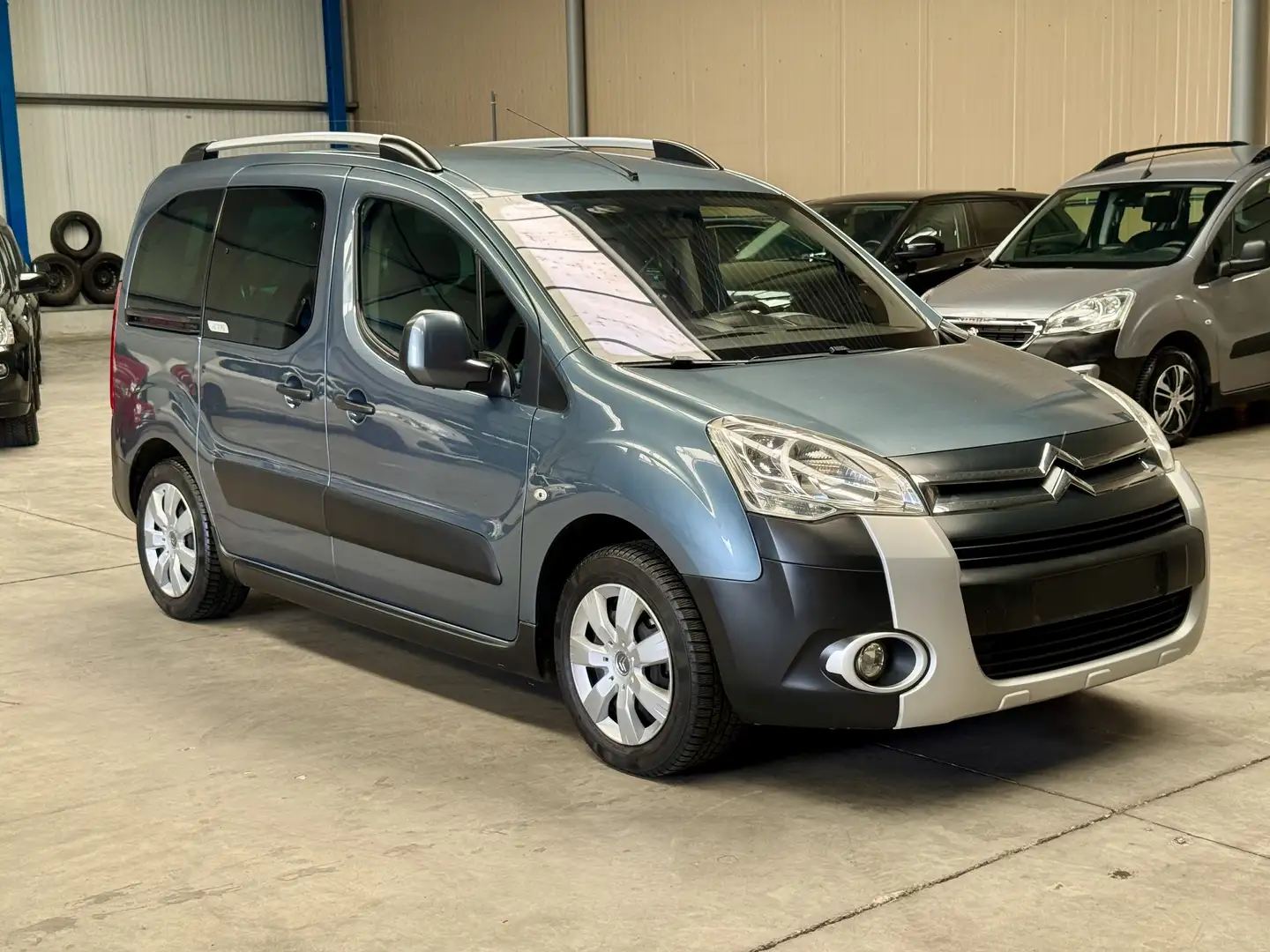 Citroen Berlingo Xtr 1.6 HDi XTR Modrá - 2