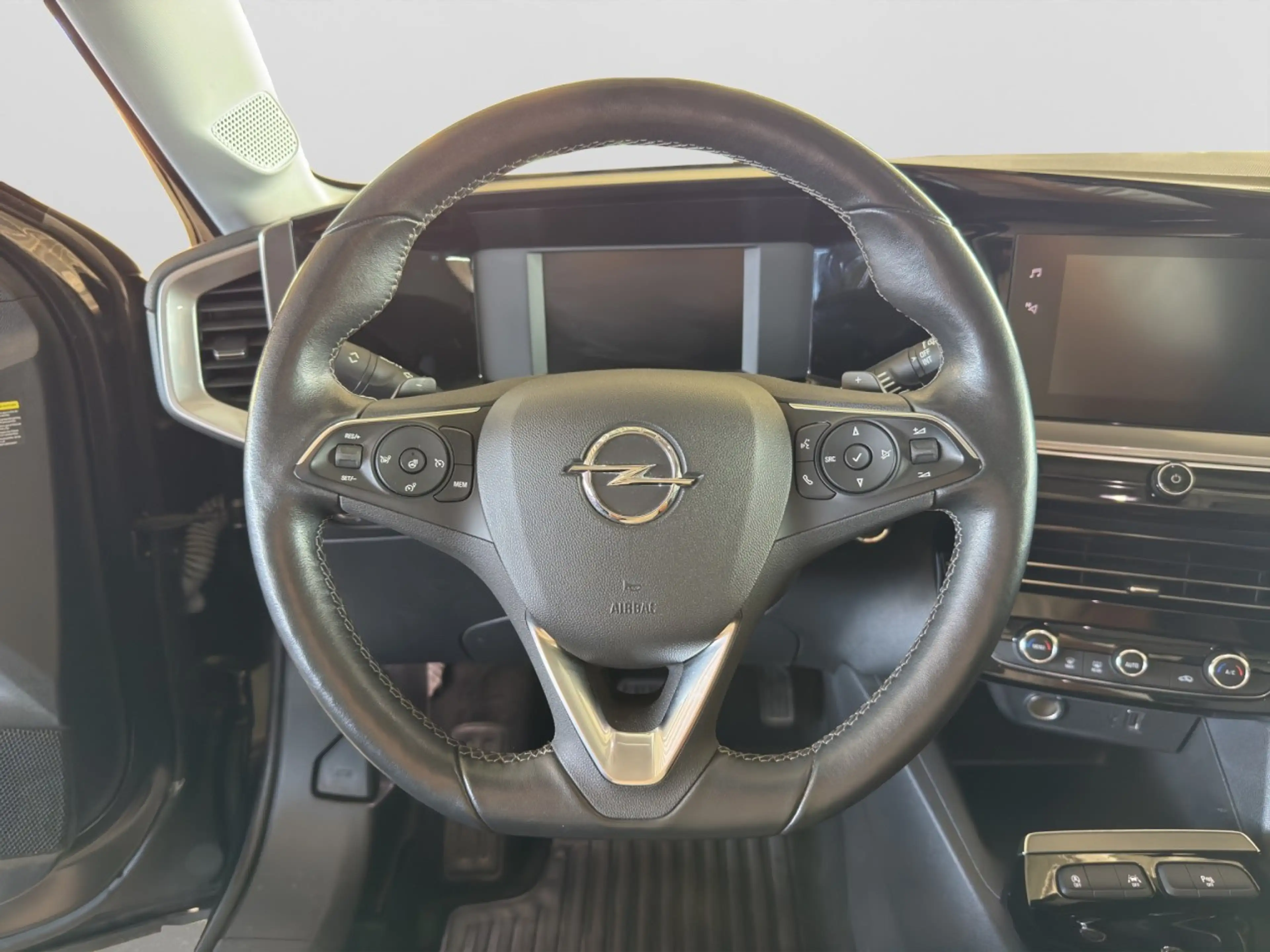 Opel Mokka 1.2 Turbi Business Elegance Klima Navi — photo 12