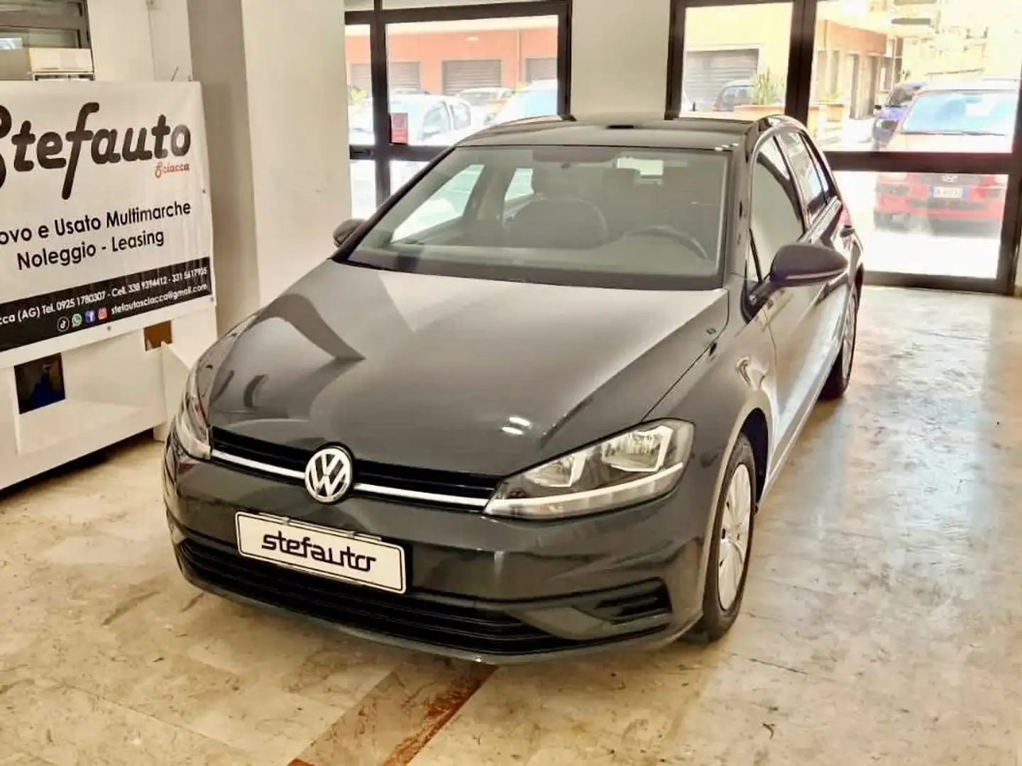 Volkswagen Golf Golf 5p 1.6 tdi Trendline 115cv Grigio - 1