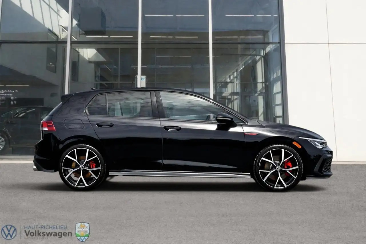 Volkswagen Golf GTI снимка Volkswagen Golf GTI