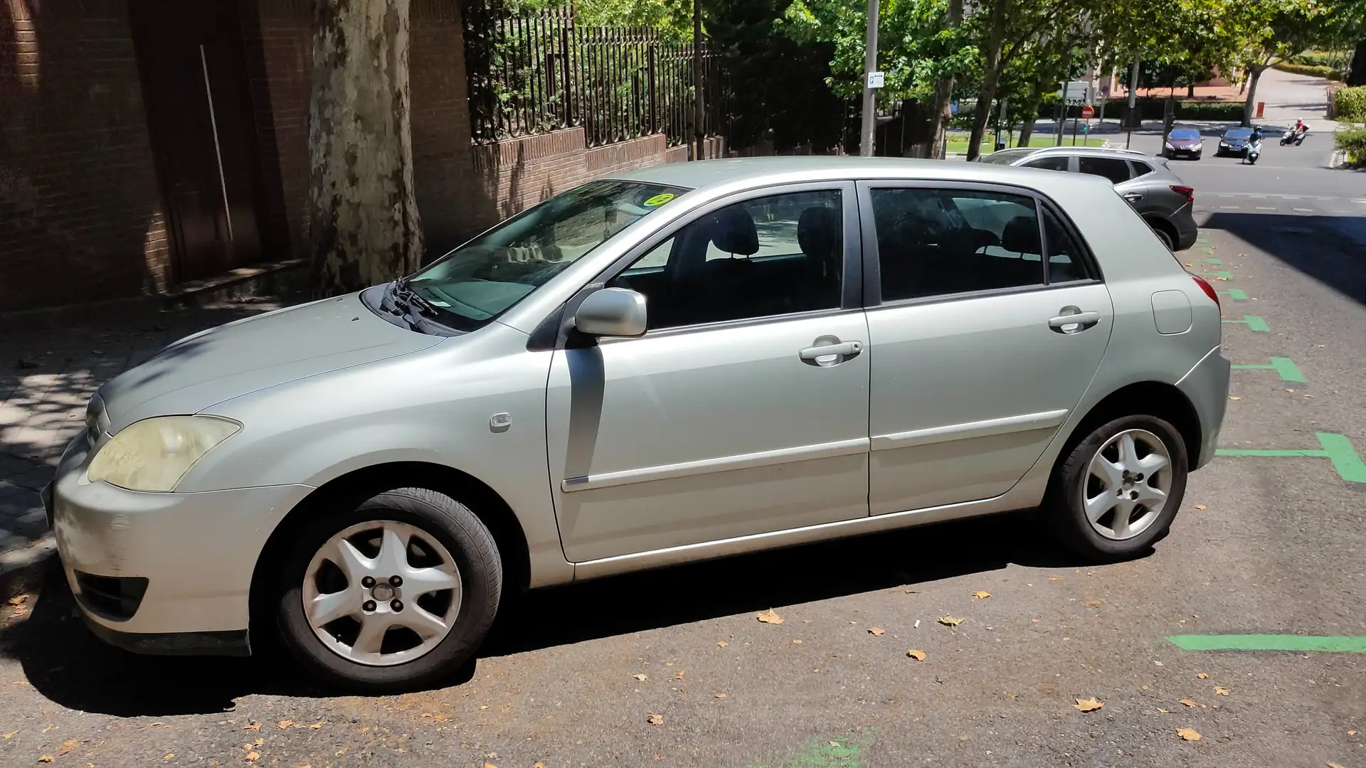 Toyota Corolla Corolla 2.0D-4D Sol Sol Plateado - 1