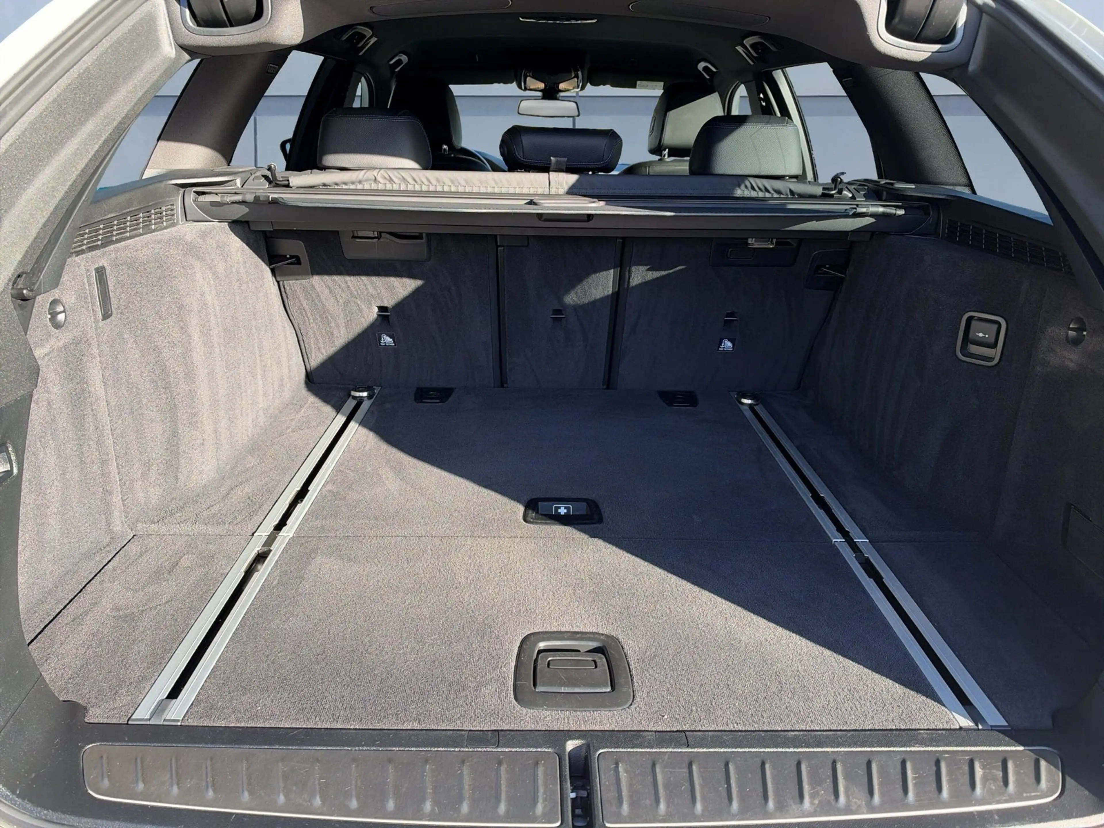 BMW 530 d Touring — photo 11