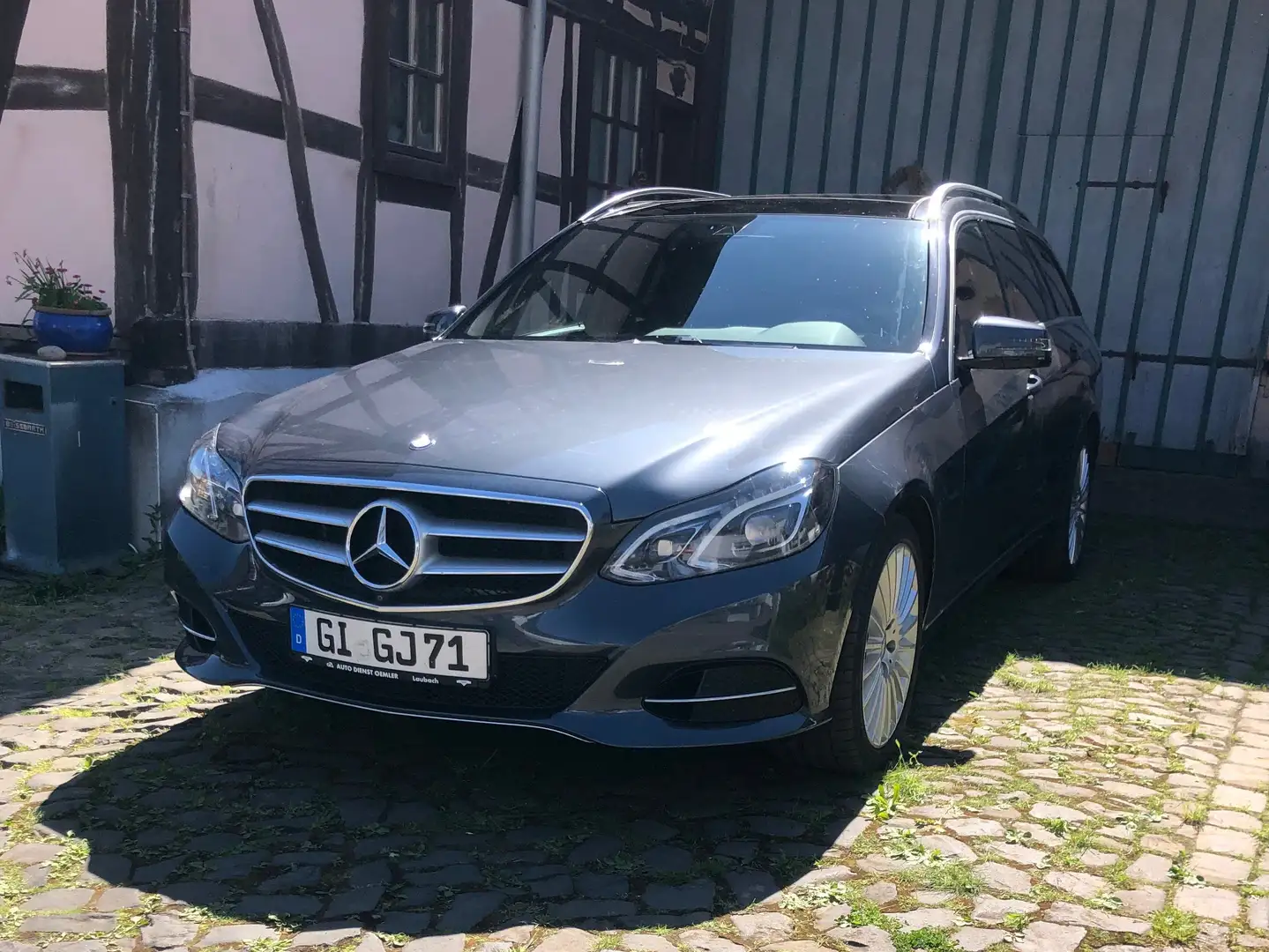 Mercedes-Benz E 300 E-Klasse T-Modell Diesel T BlueTEC 9G-TRONIC Avant Grey - 2