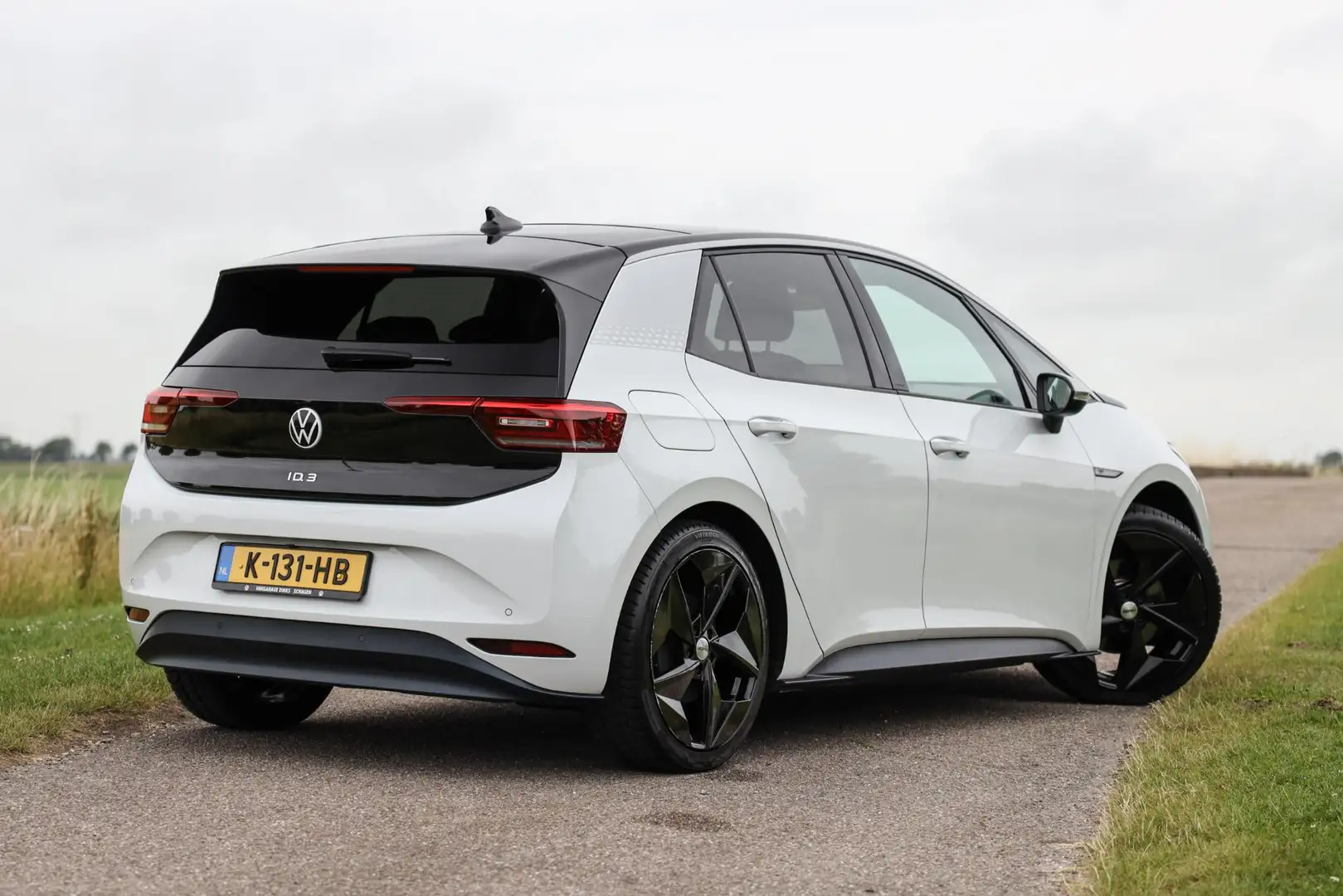Volkswagen ID.3 First Max 58 kWh ✅ Pano ✅ Matrix ✅ ACC Wit - 2