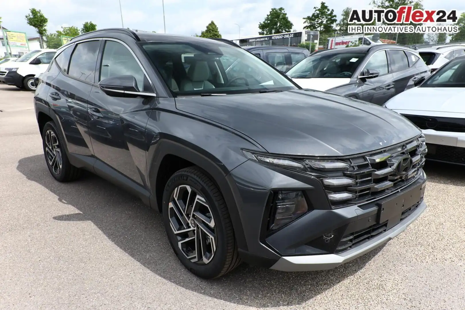 Hyundai TUCSON Prime 1.6 HEV 215 DCT Pano AssisP ECS SHZ 158 k... Grey - 1