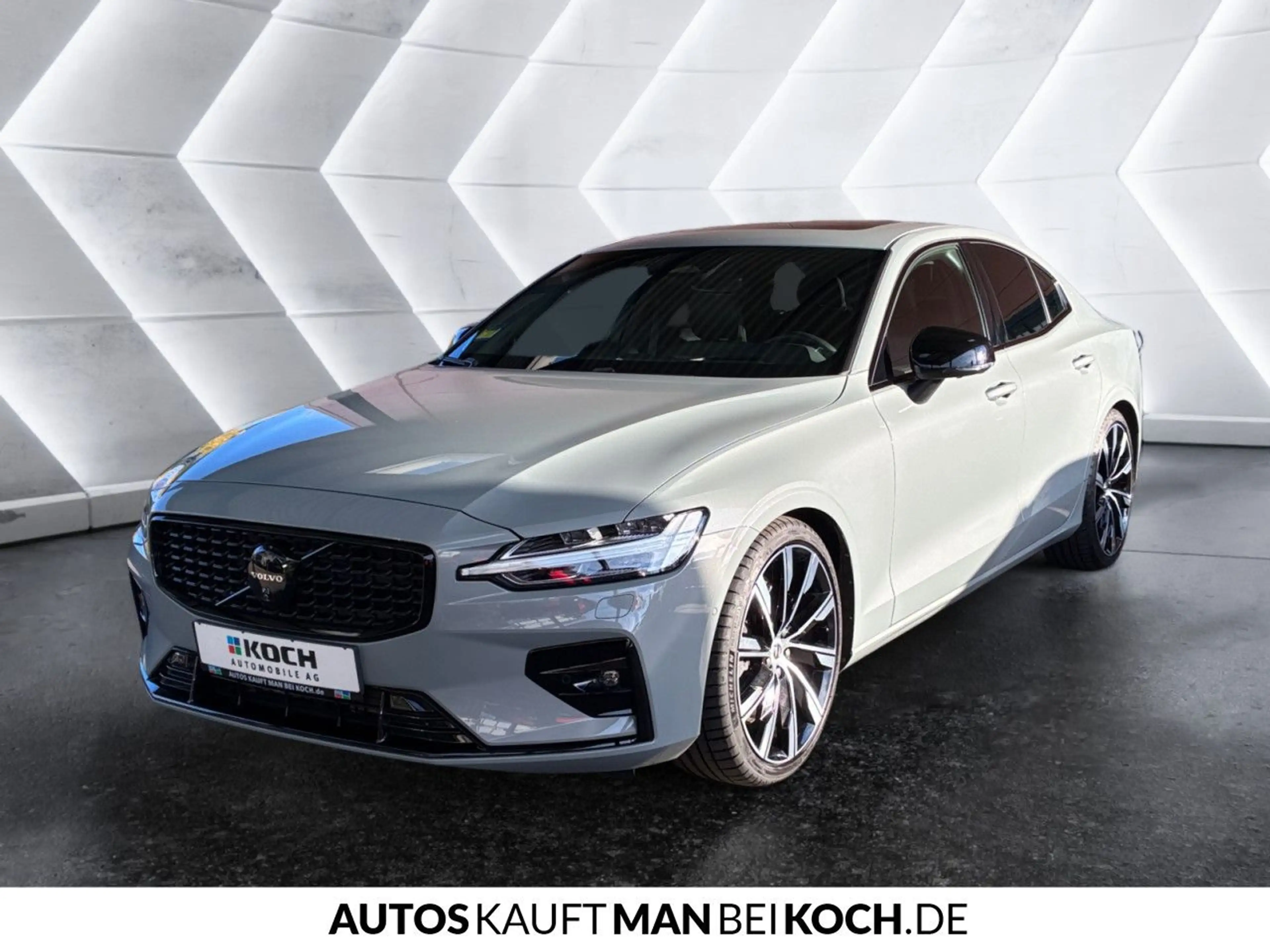 Volvo S60 B5 B AWD Ultimate Dark HUD PANO ACC BLIS LED — photo 2