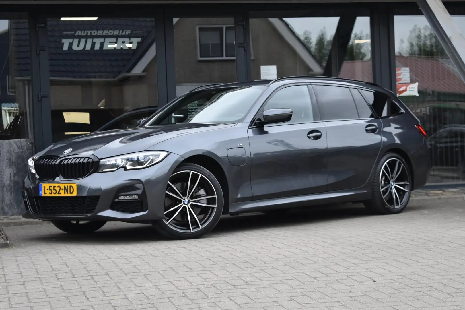 BMW 320 3-serie Touring 320e M-SPORT | SHADOW-LINE | EL. W Сірий - 1