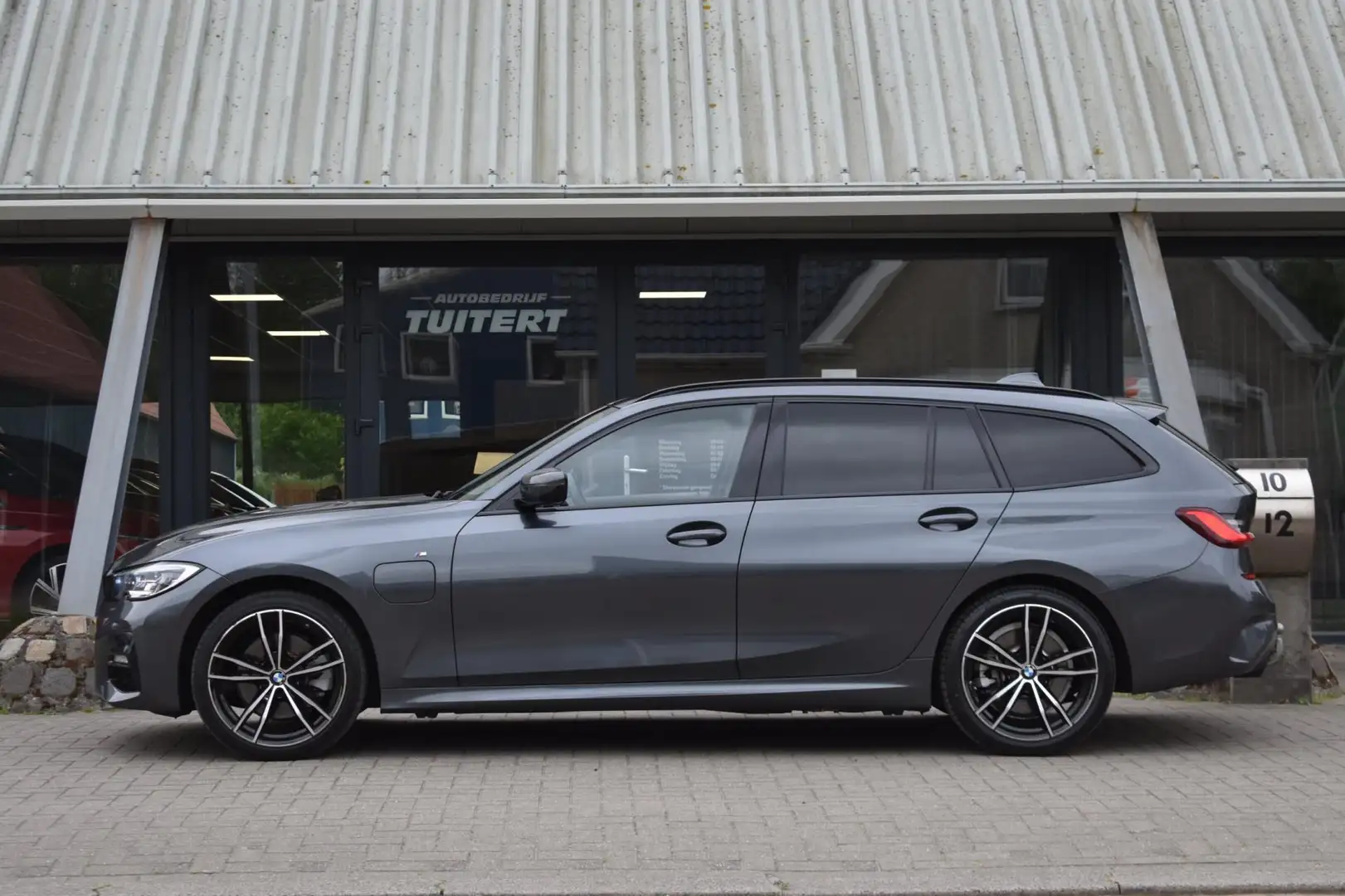 BMW 320 3-serie Touring 320e M-SPORT | SHADOW-LINE | EL. W Сірий - 2