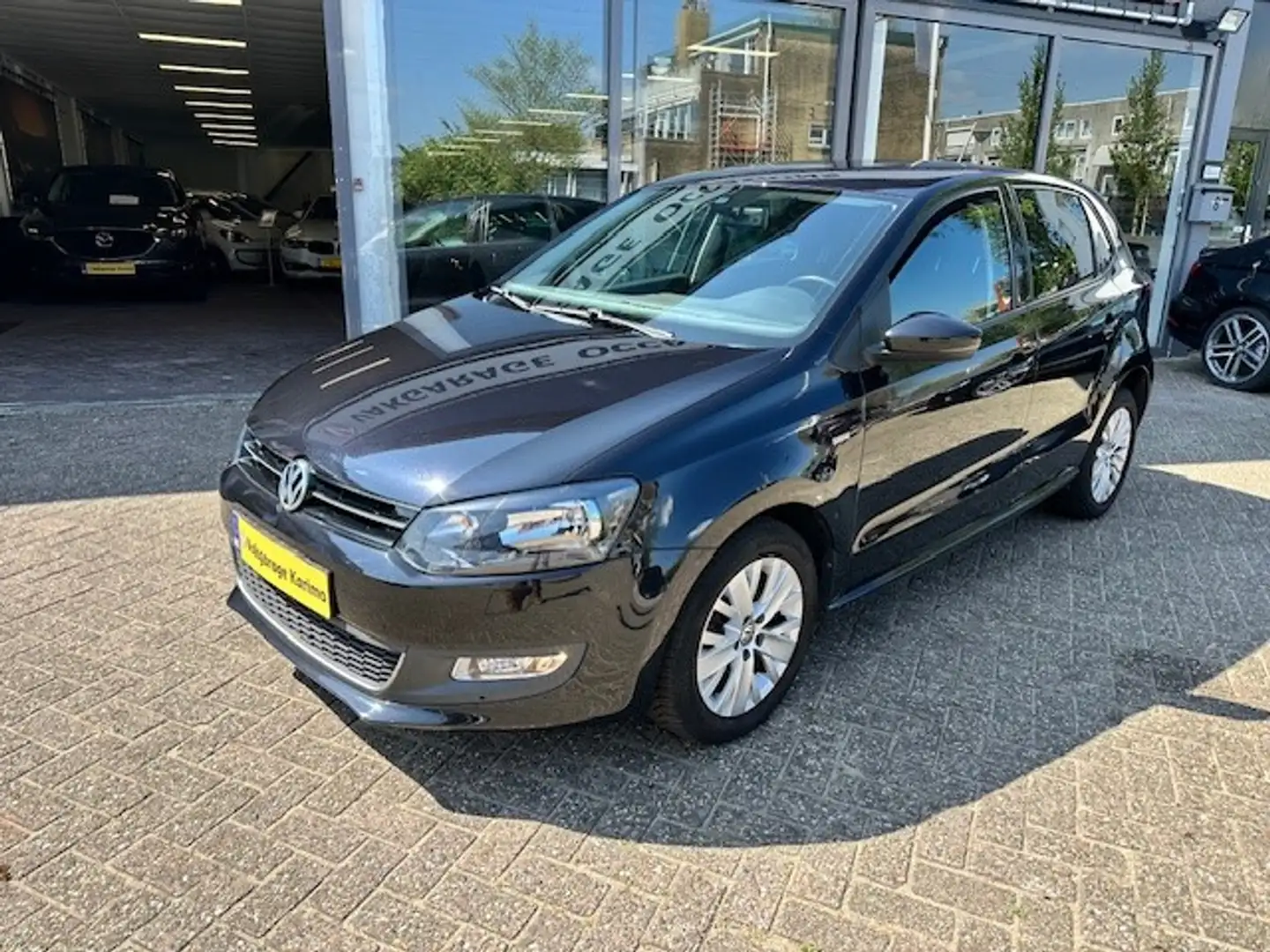 Volkswagen Polo 1.2 TSI Highline Automaat, Zwart - 2
