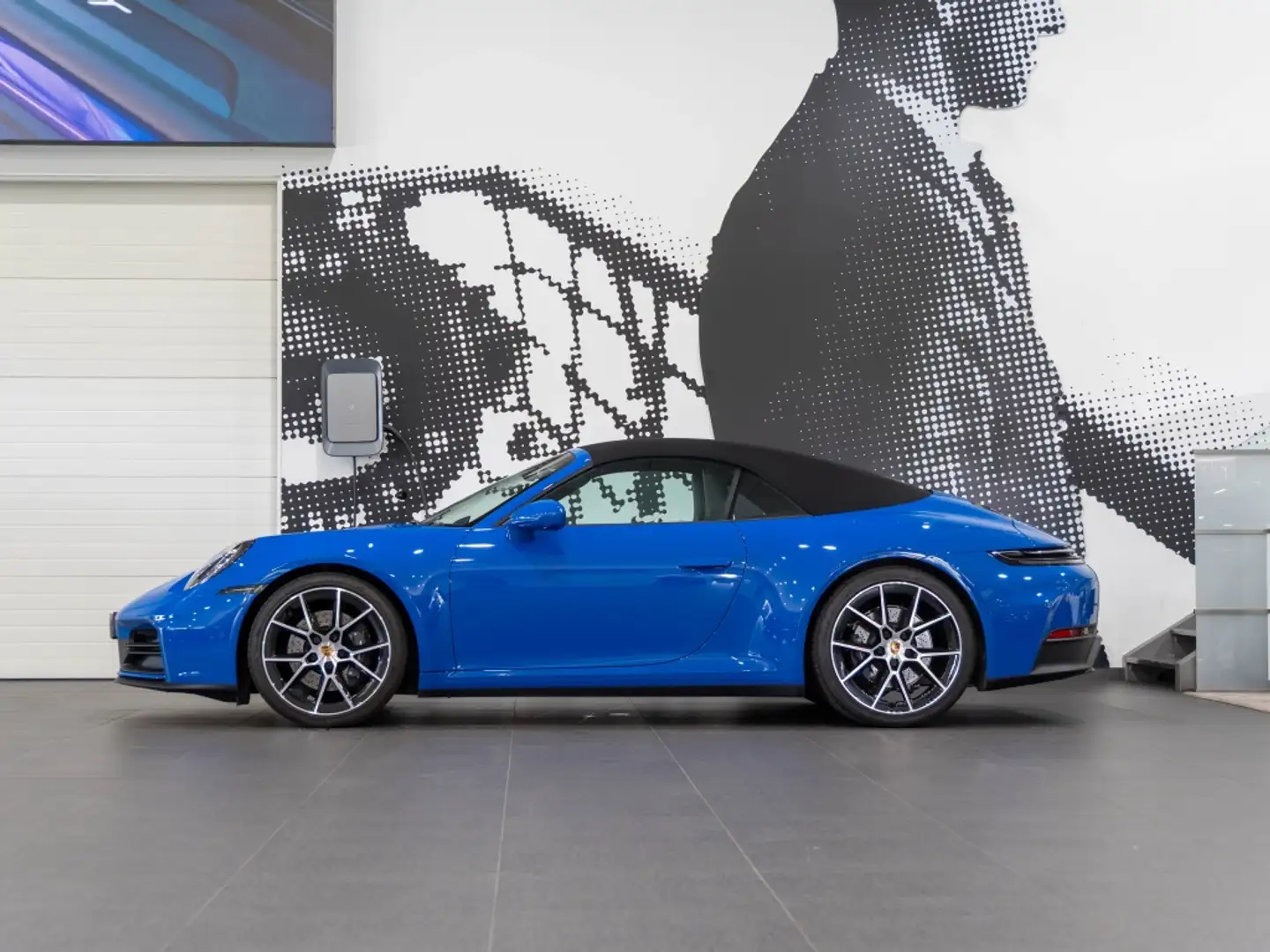 Porsche 992 Carrera Blau - 2