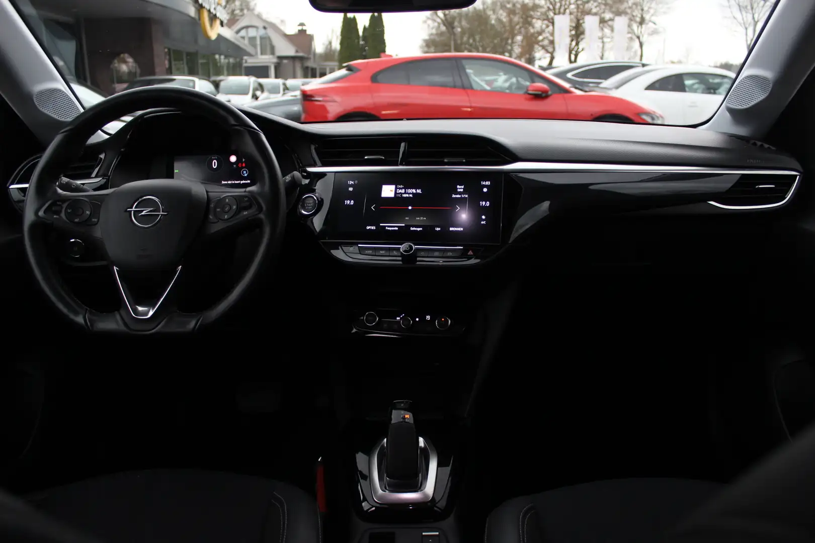 Opel Corsa-e Elegance 50 kWh / Apple CarPlay / Keyless / 16'' / Czerwony - 2