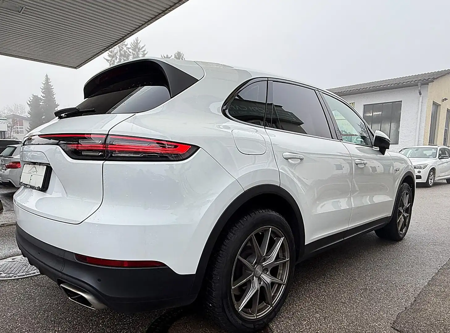 Porsche Cayenne III E-Hybrid PHEV 17,9 kWh Aut. Weiß - 2