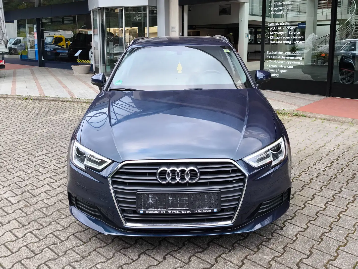 Audi A3 basis Blau - 2
