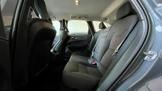 Volvo XC60 view 11