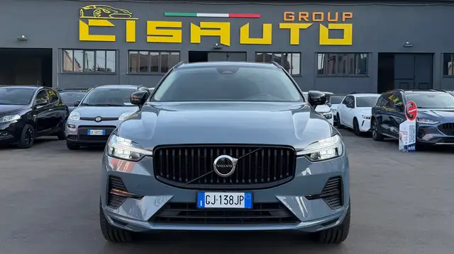 Volvo XC60 view 2