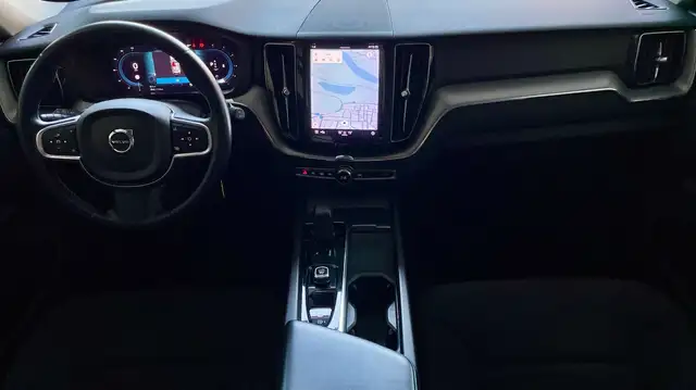 Volvo XC60 view 9