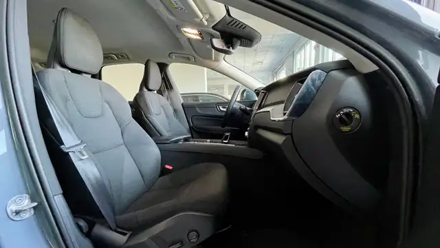 Volvo XC60 view 13