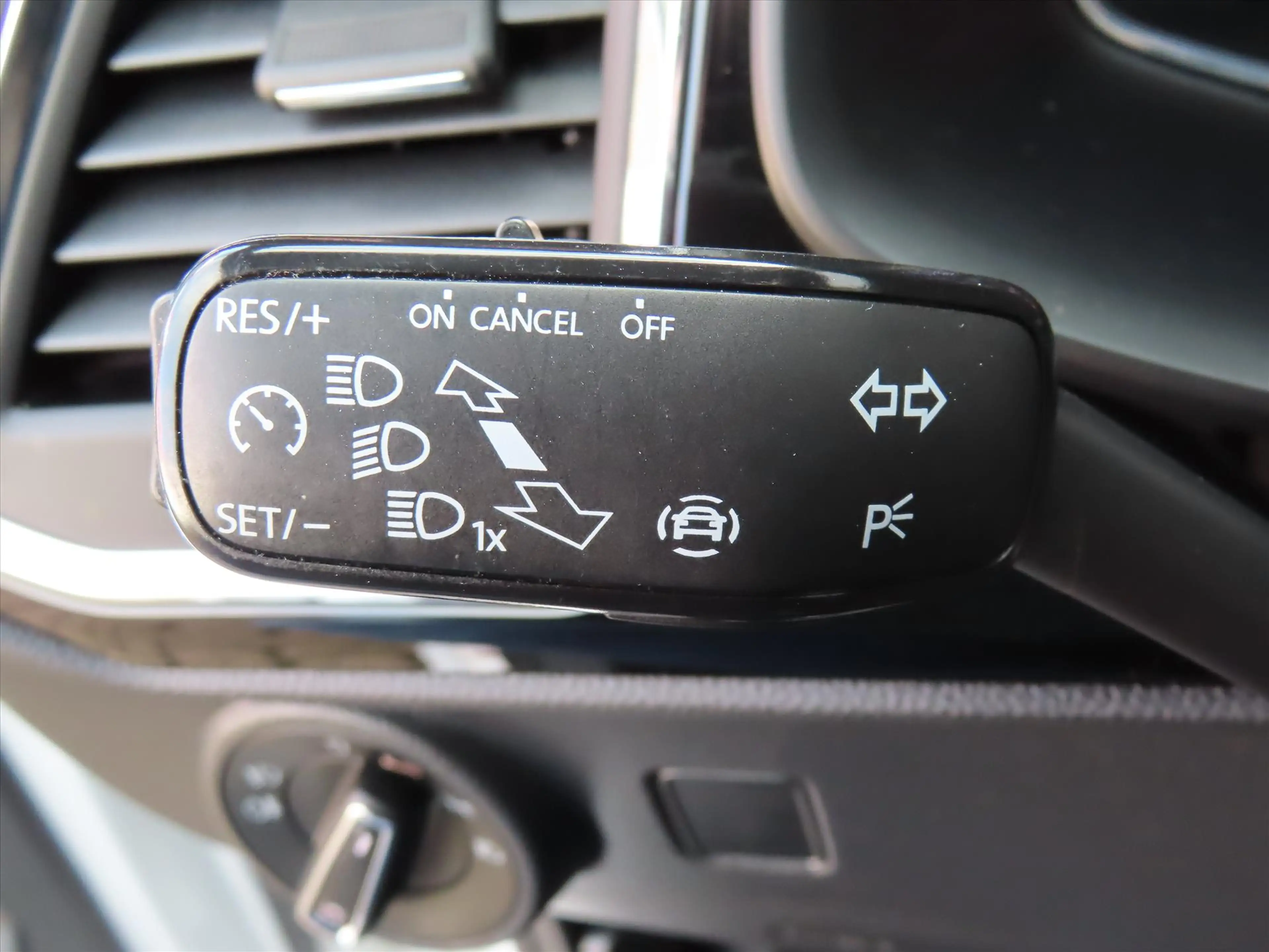 SEAT Ateca 1.5 EcoTSI 150pk FR Business Intense/ Parelmoer wi — photo 20