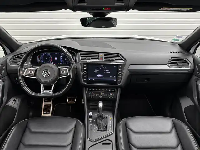 Volkswagen Tiguan view 2