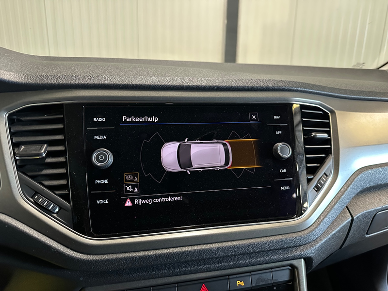 Volkswagen T-Roc 1.5 TSI | Style Business | Airco | Navi | Carplay — photo 17