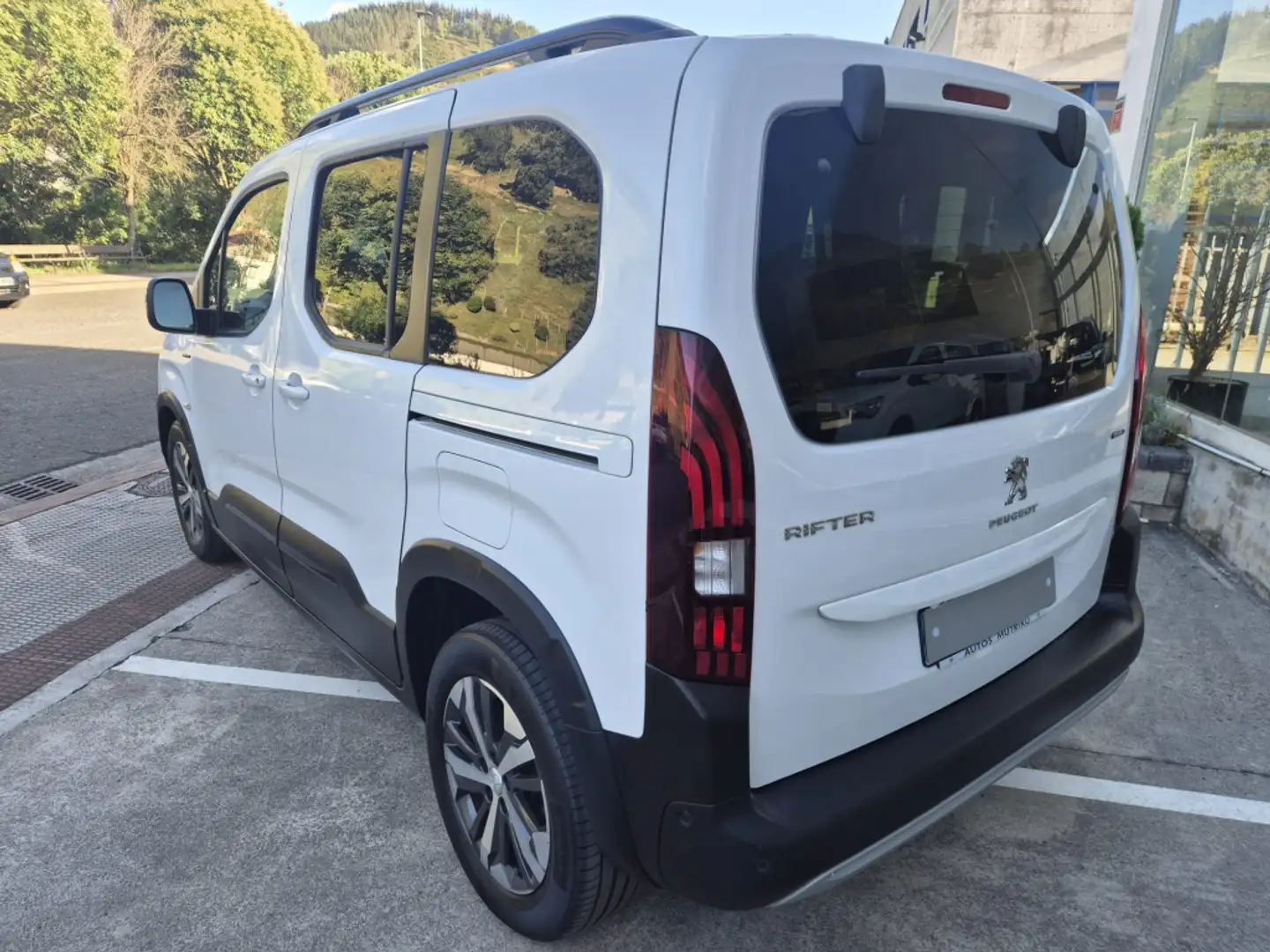 Peugeot Rifter 1.5BlueHDi S&S Standard GT Line 130 Weiß - 2