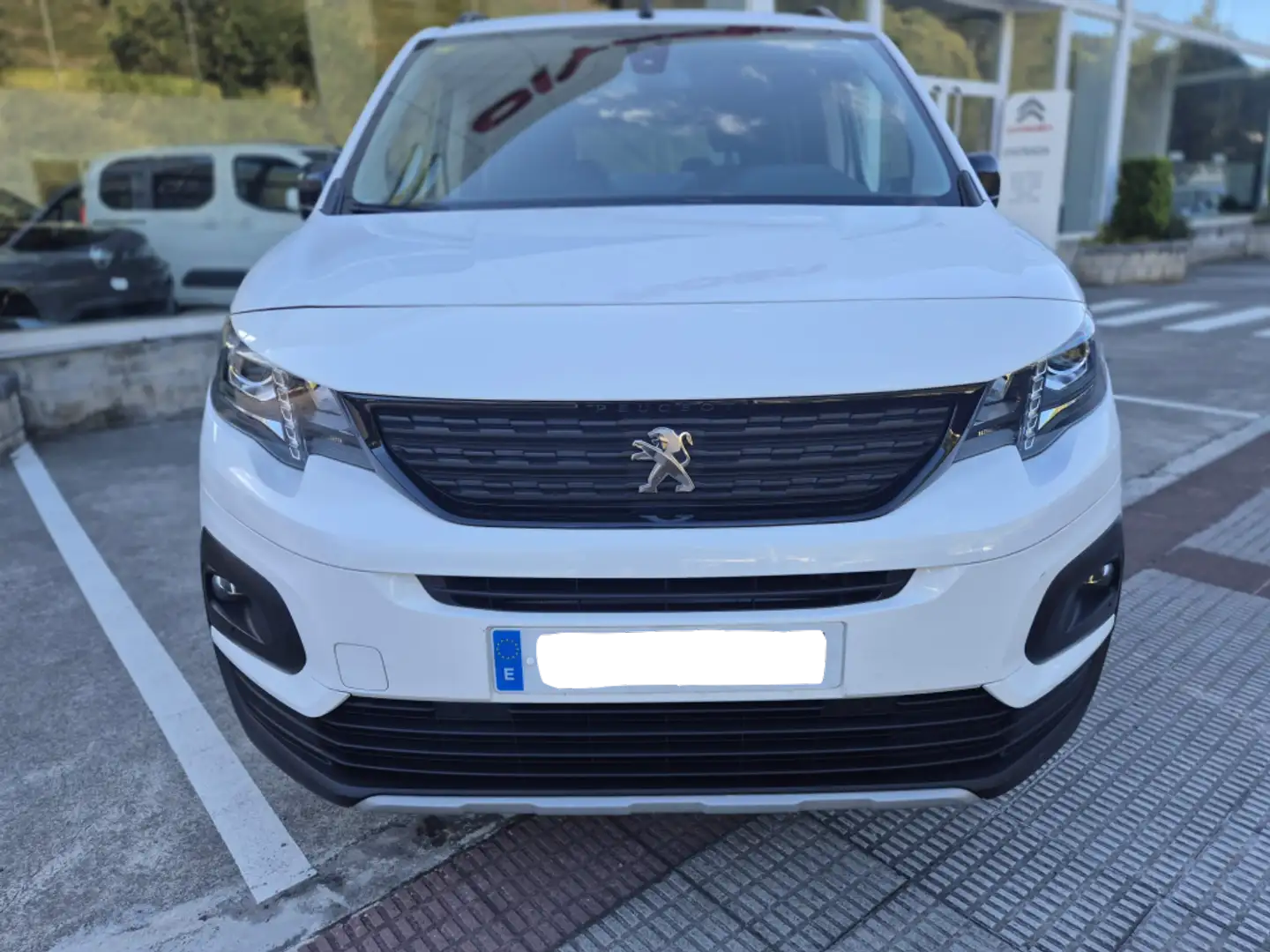 Peugeot Rifter 1.5BlueHDi S&S Standard GT Line 130 Weiß - 1