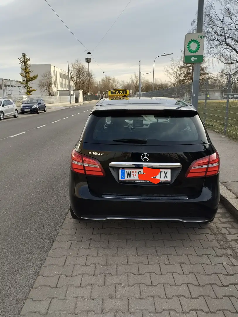 Mercedes-Benz B 180 1.5 diesel Černá - 2
