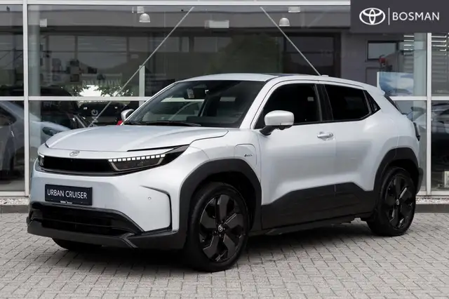 Toyota Urban Cruiser Executive 61 kWh