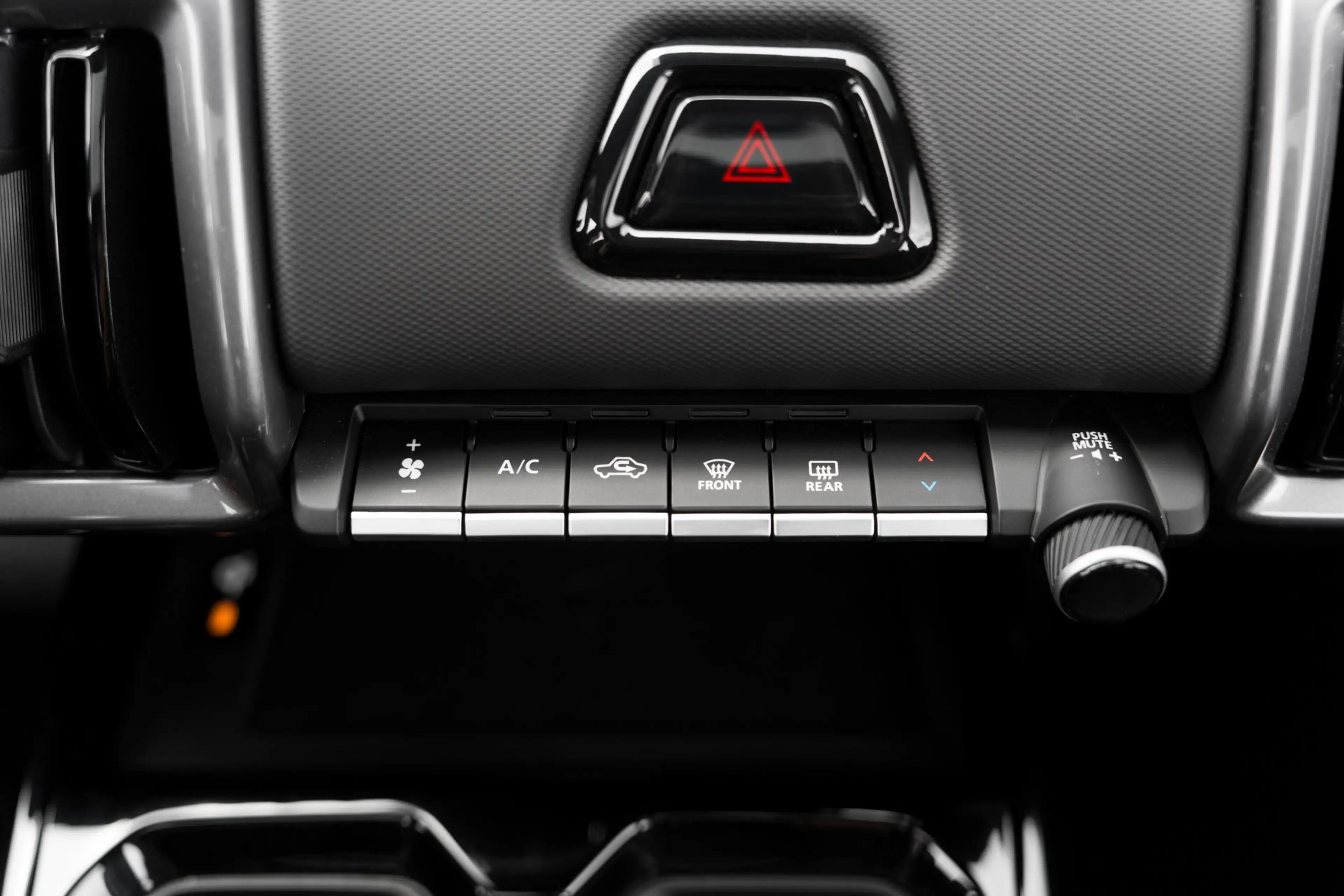 Toyota Urban Cruiser Executive 61 kWh — photo 26